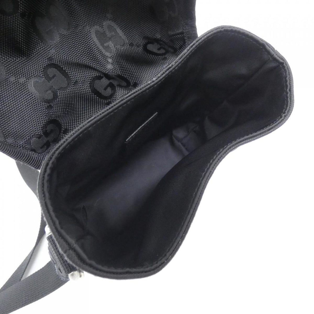 Gucci Black Nylon Shoulder Bag (Pre-Owned)