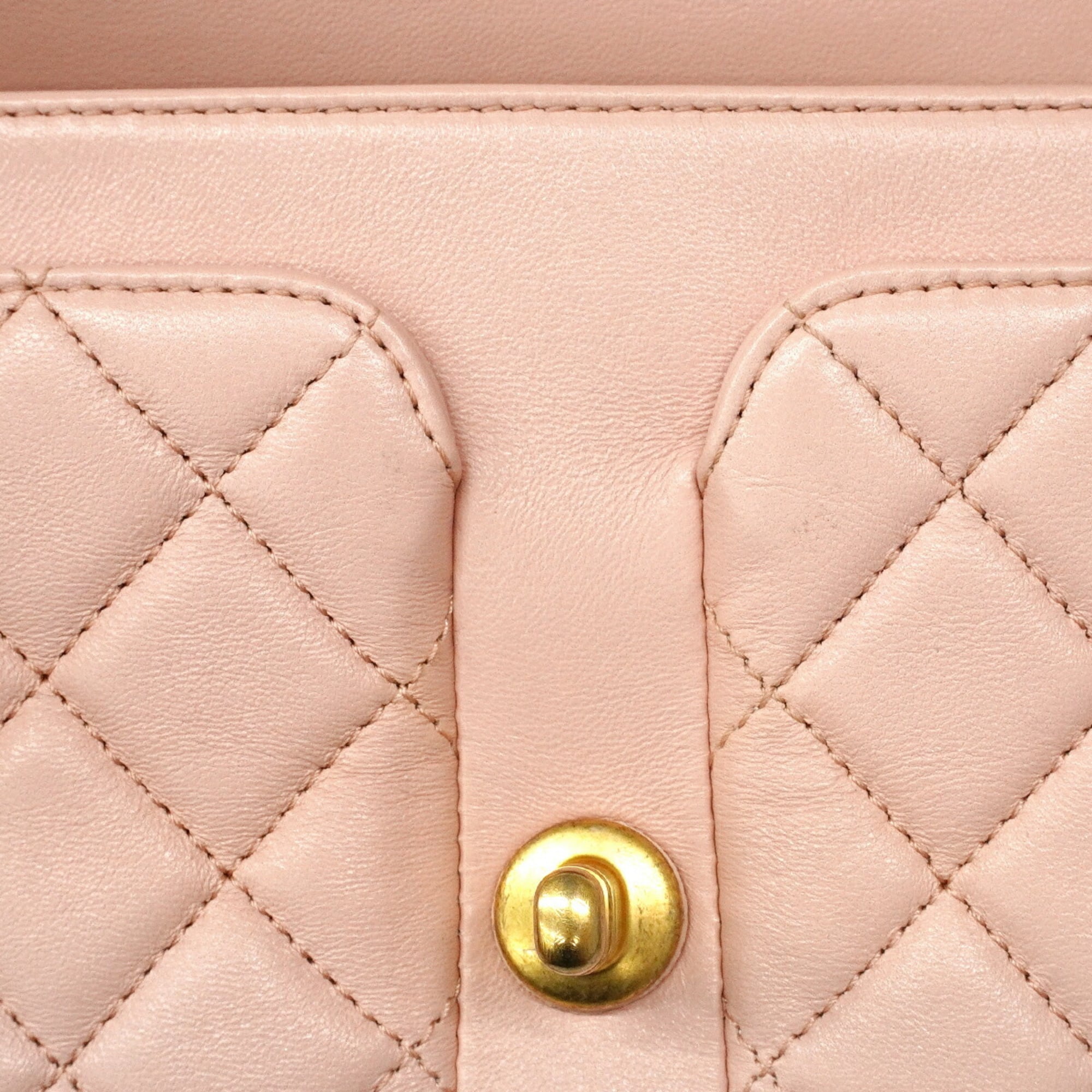 Chanel Pink Leather Shoulder Bag (Pre-Owned)