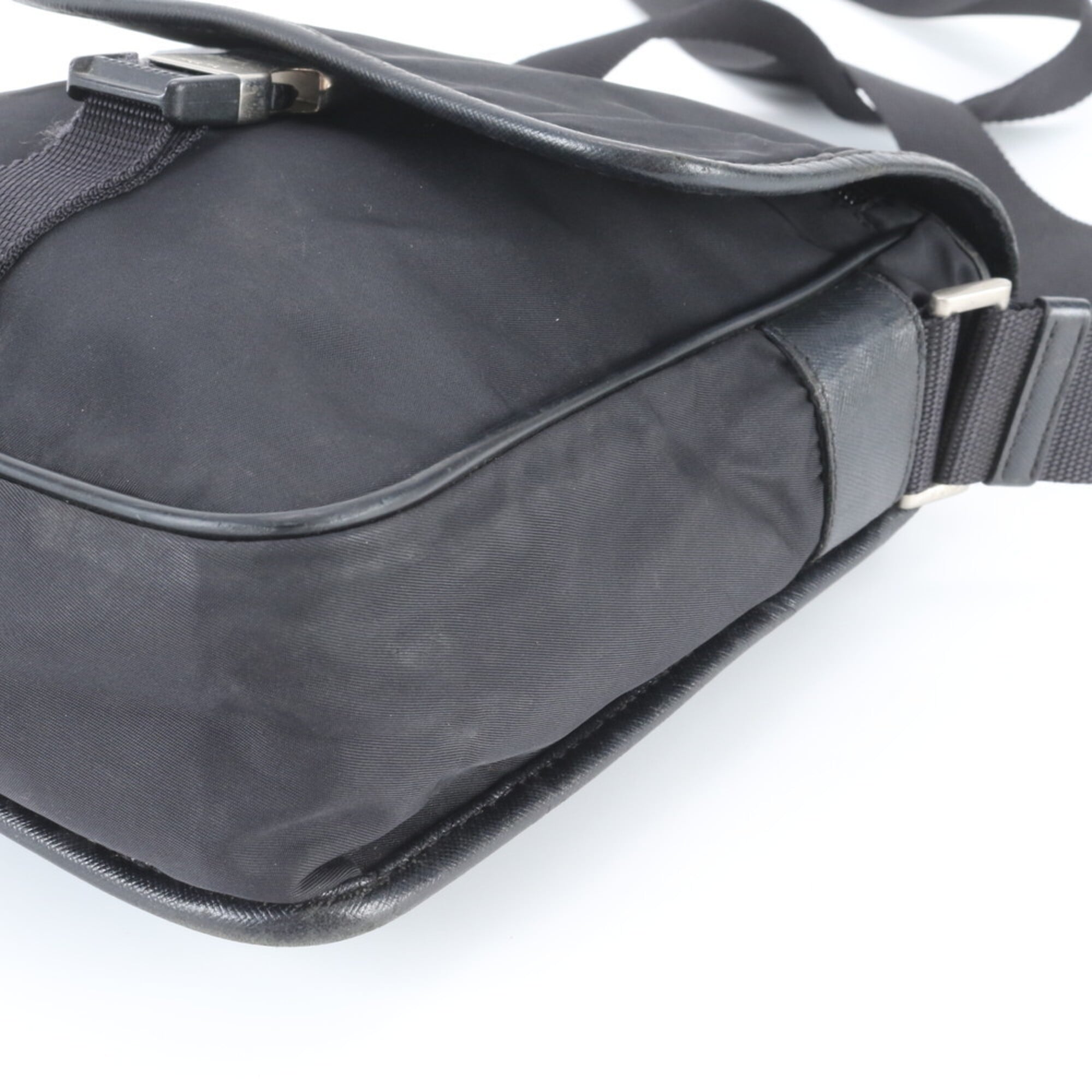 Prada Black Nylon Shoulder Bag (Pre-Owned)