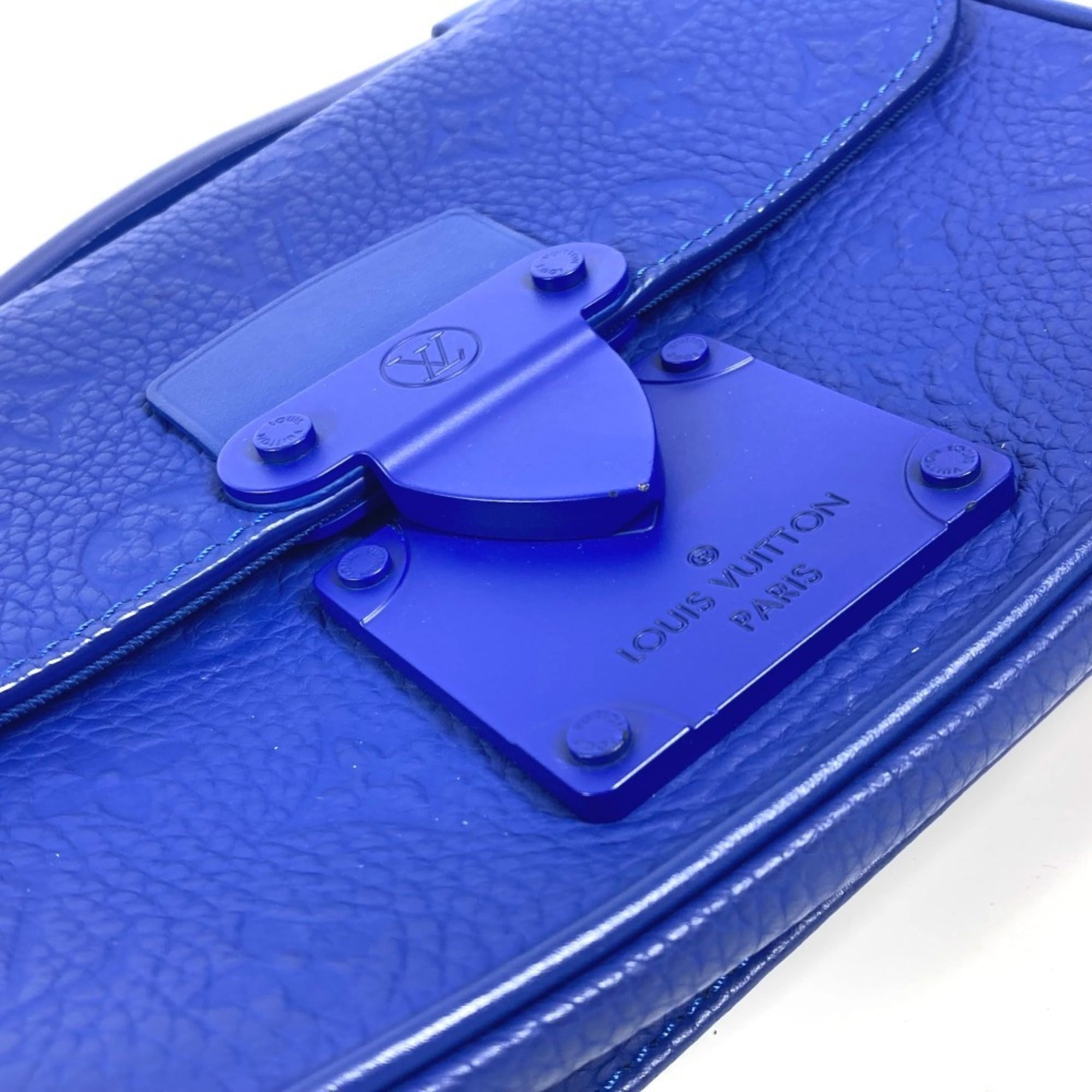 Louis Vuitton Blue Leather Shoulder Bag Sling Bag (Pre-Owned)