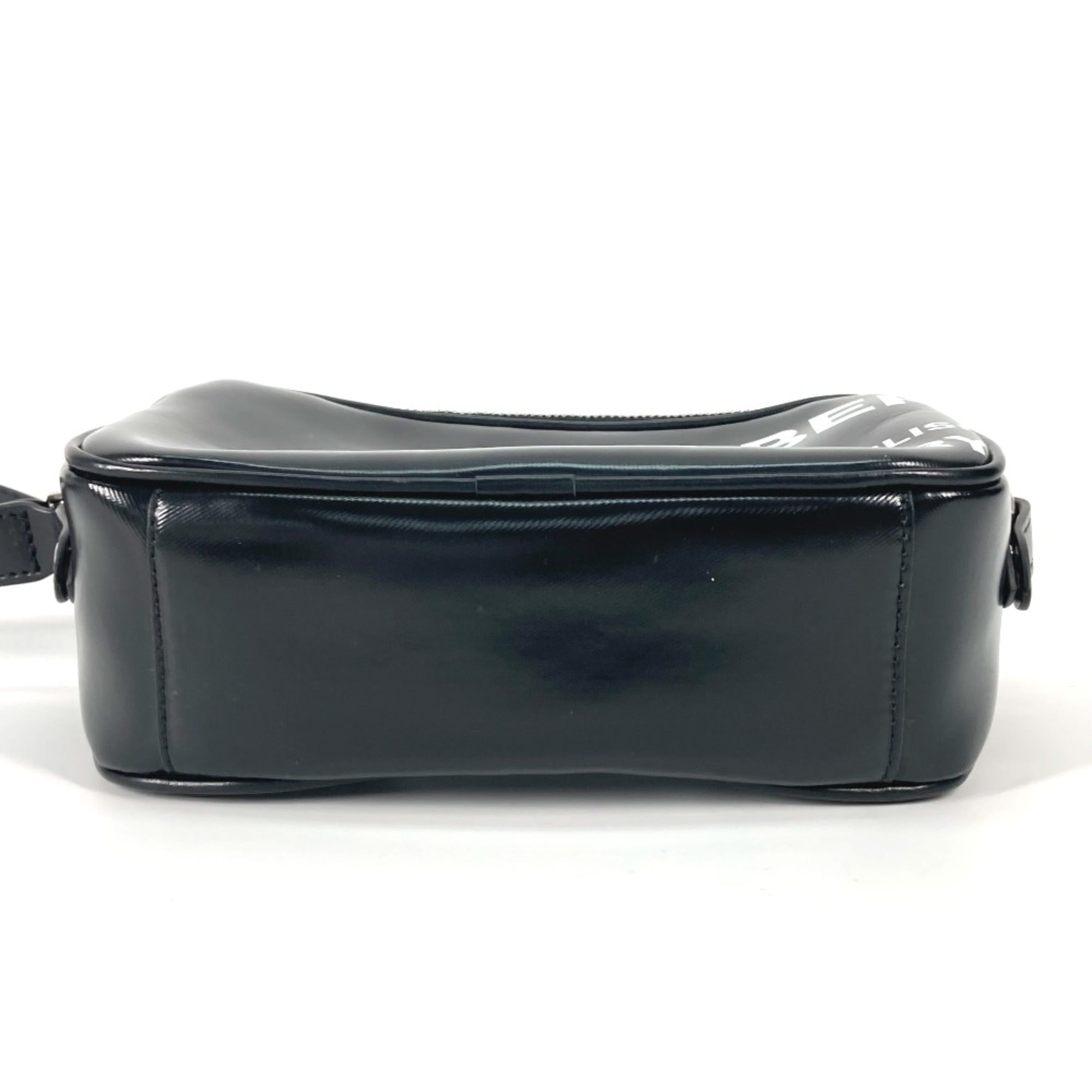 Burberry Black Leather Shoulder Bag (Pre-Owned)