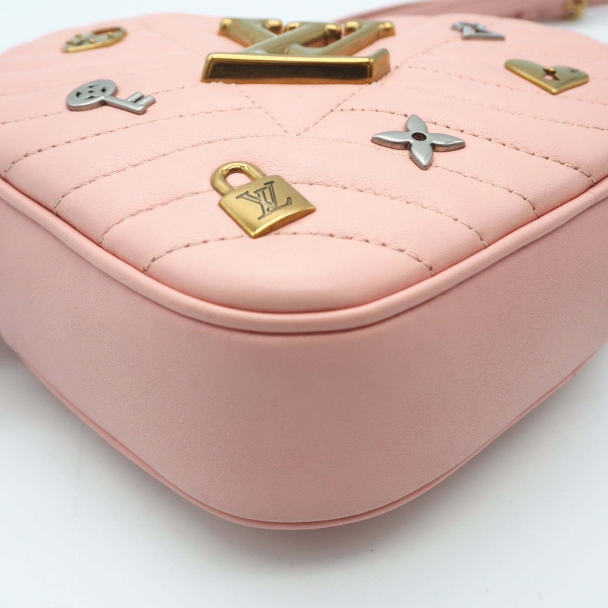 Louis Vuitton Pink Leather Shoulder Bag (Pre-Owned)