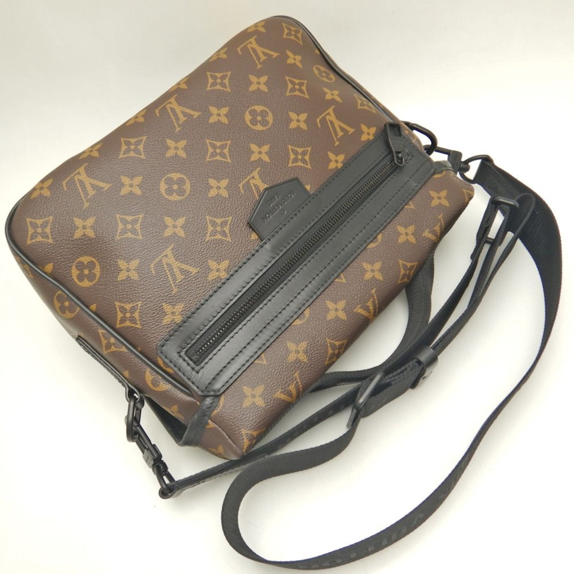 Louis Vuitton Brown Pvc Shoulder Bag (Pre-Owned)