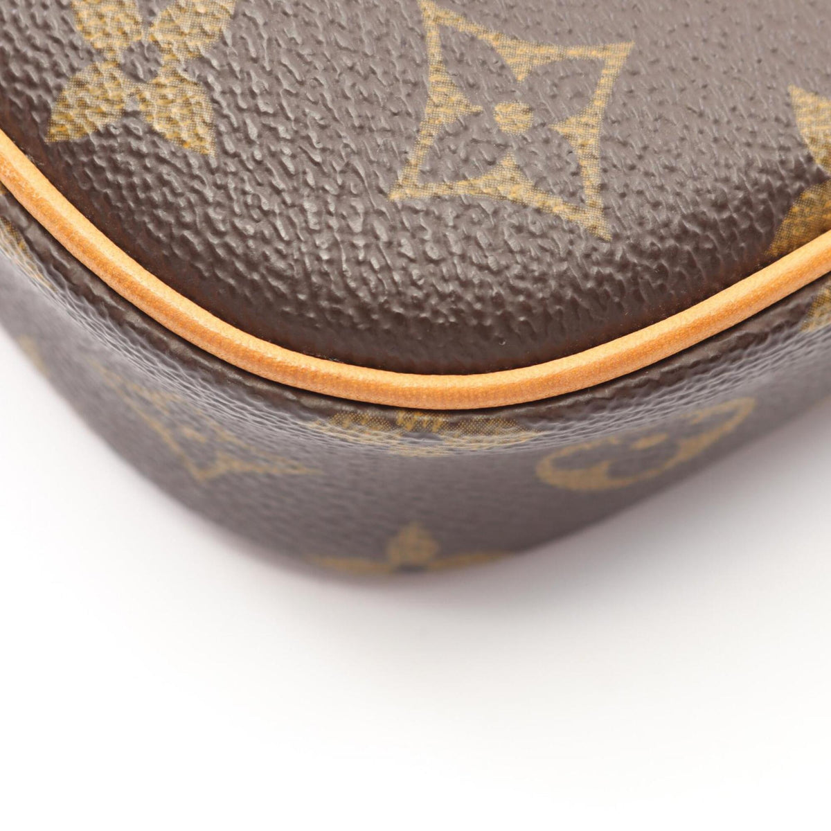 Louis Vuitton Brown Coated Canvas Leather Fanny Pack Handbag (Pre-Owned)