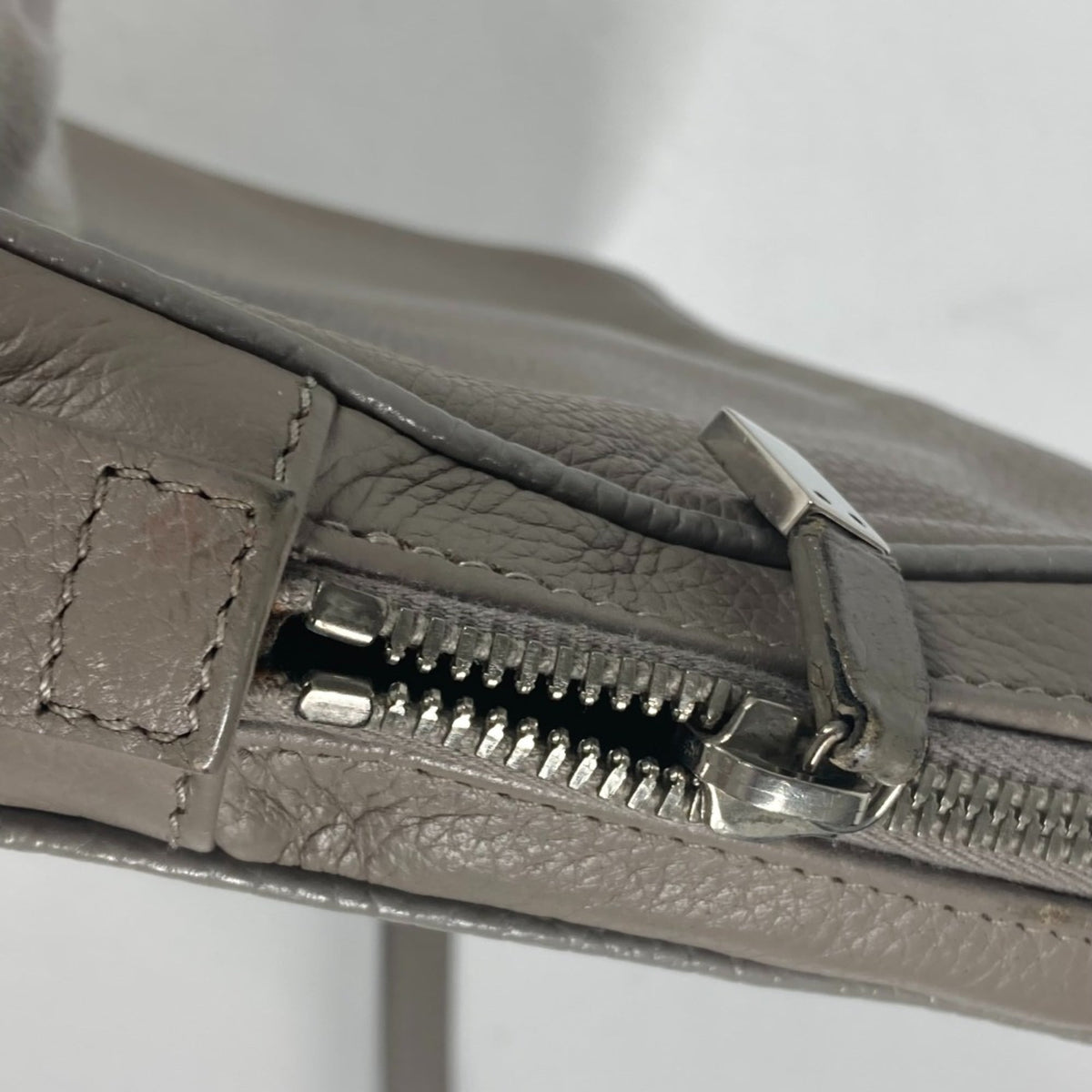 Christian Dior Gray Leather Clutch Bag (Pre-Owned)