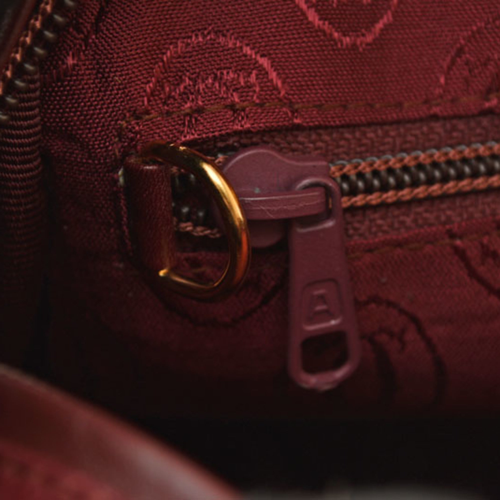 Cartier Must Bordeaux Leather Shoulder Bag (Pre-Owned)