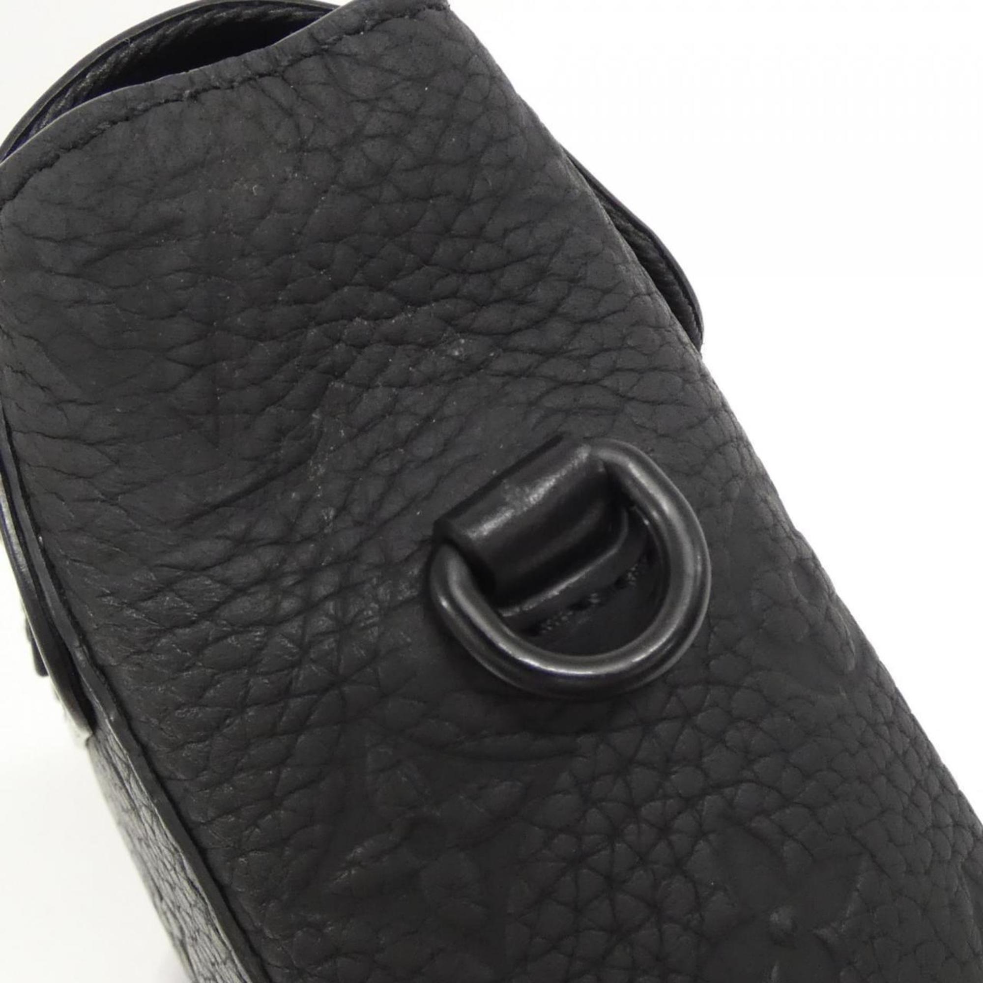 Louis Vuitton Black Leather Shoulder Bag (Pre-Owned)