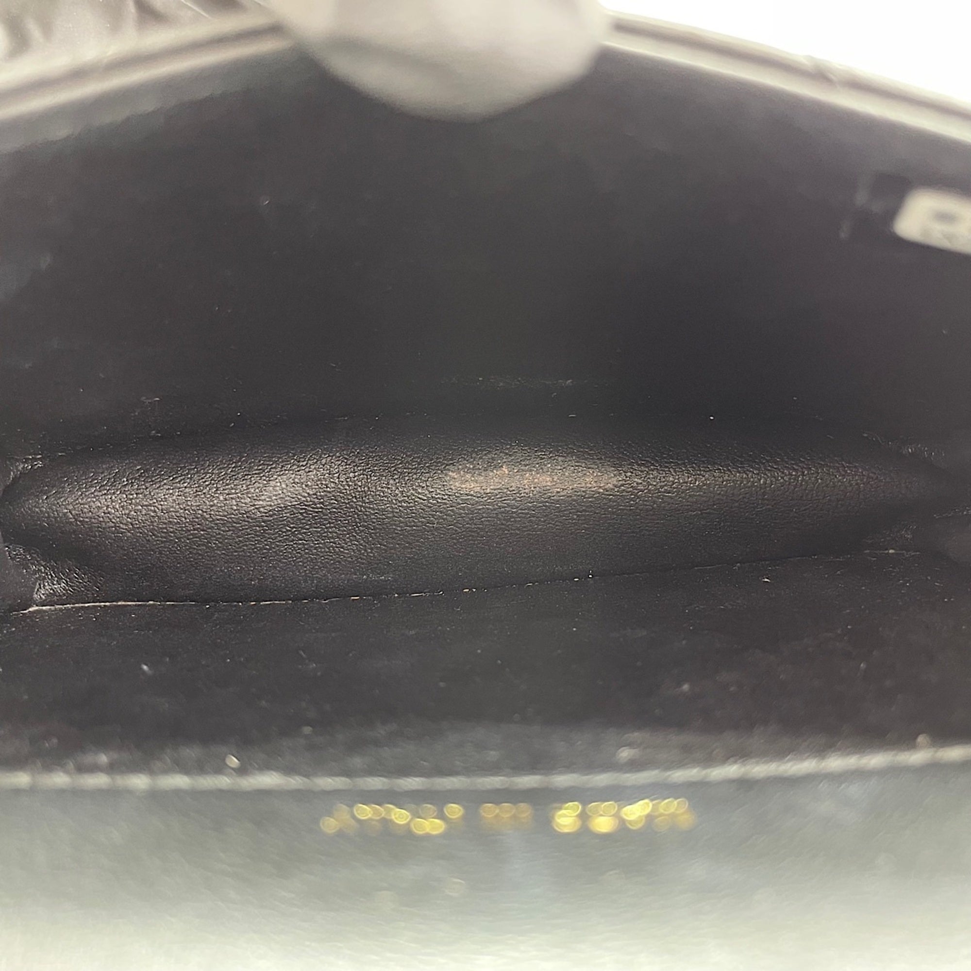 Chanel Black Leather Shoulder Bag (Pre-Owned)