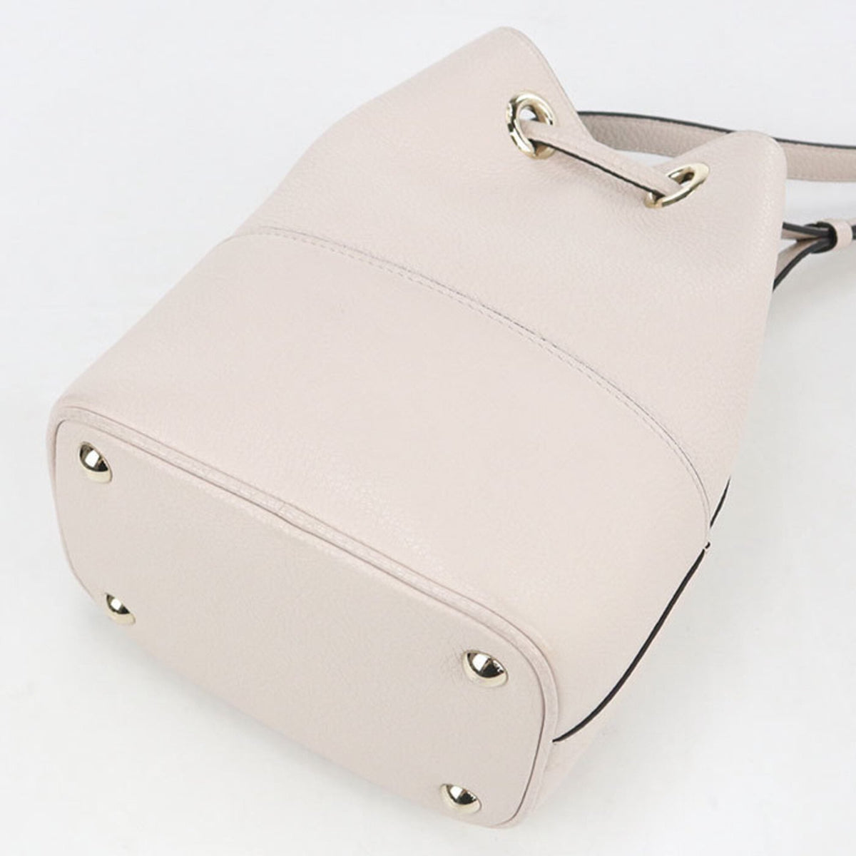Salvatore Ferragamo White Leather Shoulder Bag (Pre-Owned)