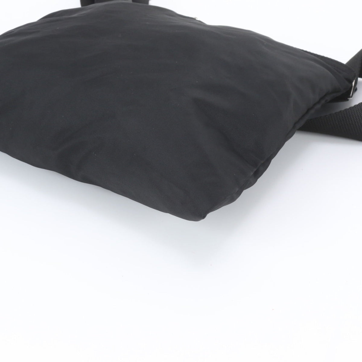 Prada Black Leather Nylon Messenger Bag Shoulder Bag (Pre-Owned)
