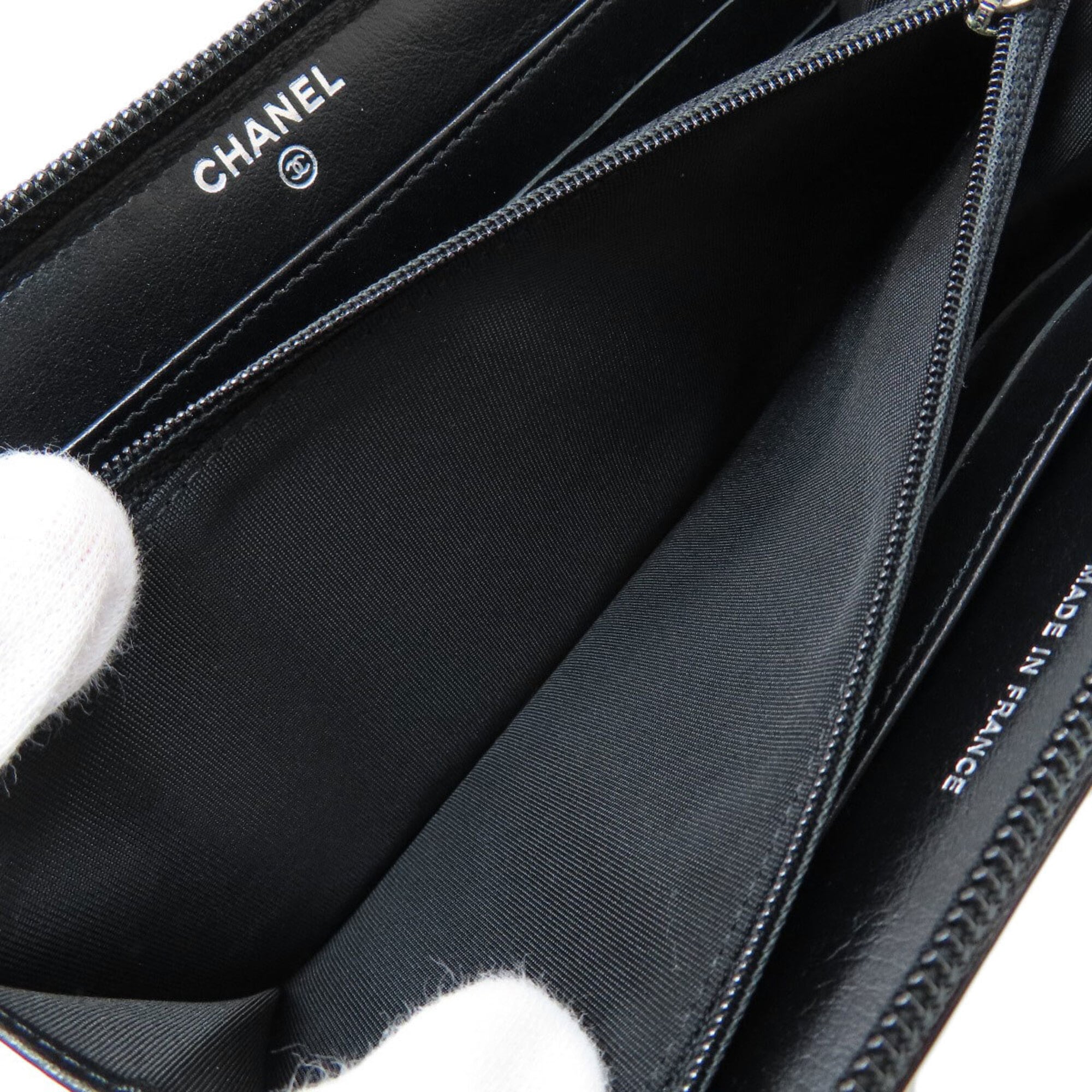 Chanel Black Leather Long Wallet (Bi-Fold) (Pre-Owned)