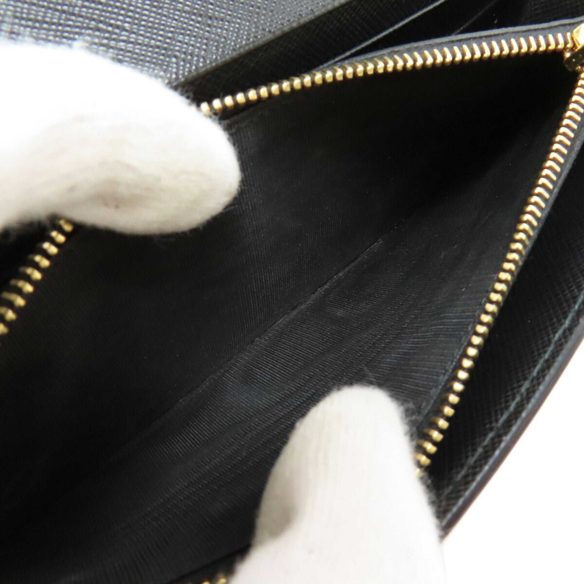 Prada Black Leather Long Wallet (Bi-Fold) (Pre-Owned)
