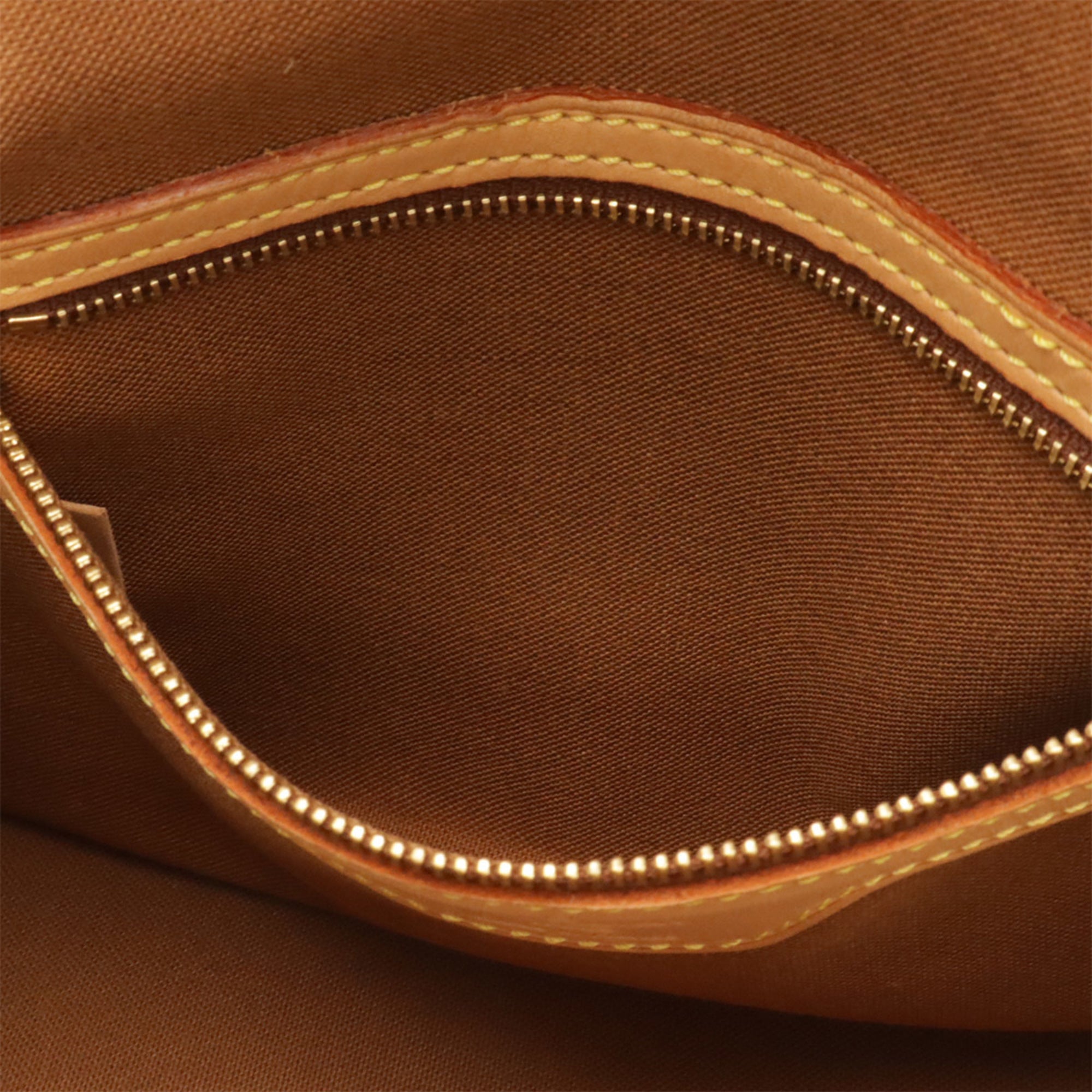 Louis Vuitton Brown Monogram Canvas Handbag Shoulder Bag (Pre-Owned)