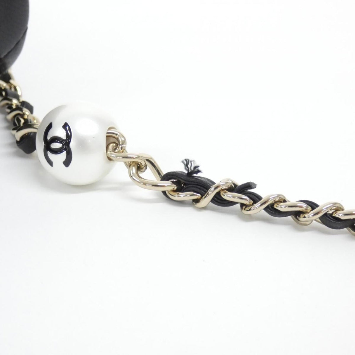 Chanel Black Artificial Pearl Leather Shoulder Bag (Pre-Owned)