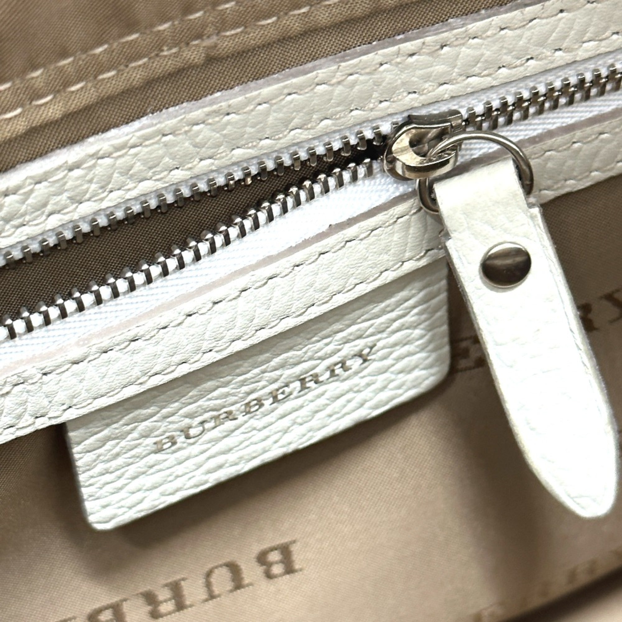 Burberry Beige Cloth Handbag (Pre-Owned)