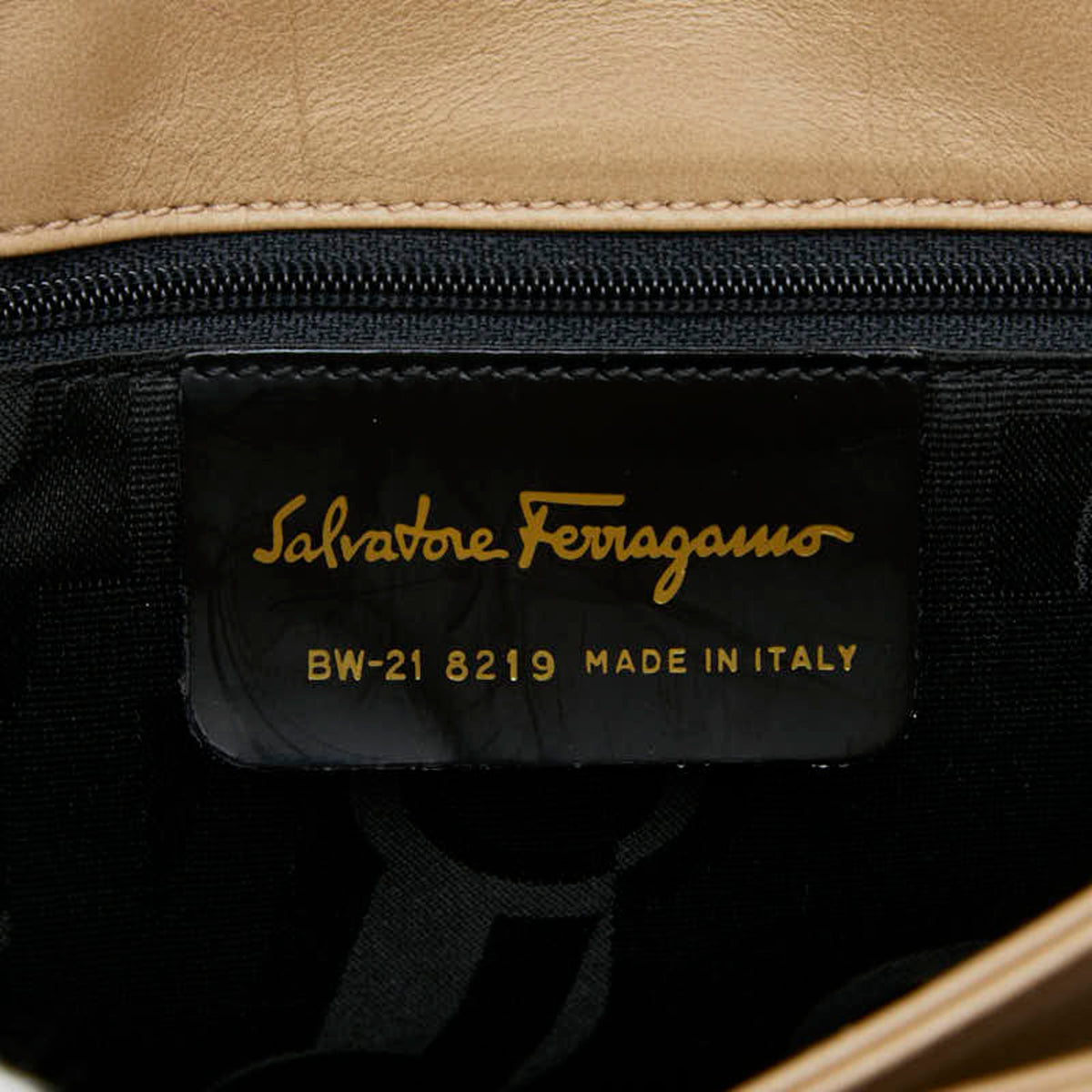 Salvatore Ferragamo Beige Leather Shoulder Bag (Pre-Owned)