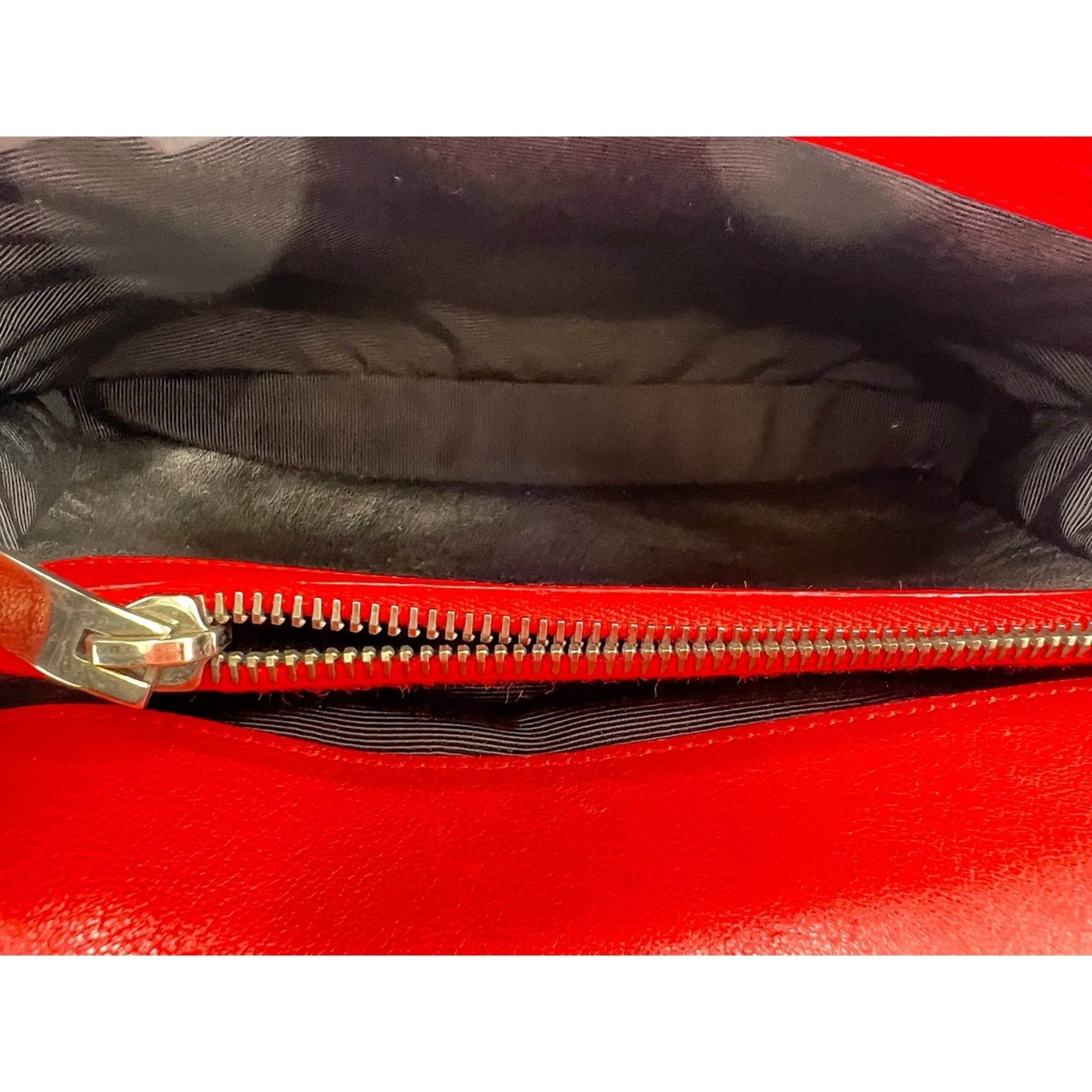 Yves Saint Laurent Red Color Leather Shoulder Bag (Pre-Owned)