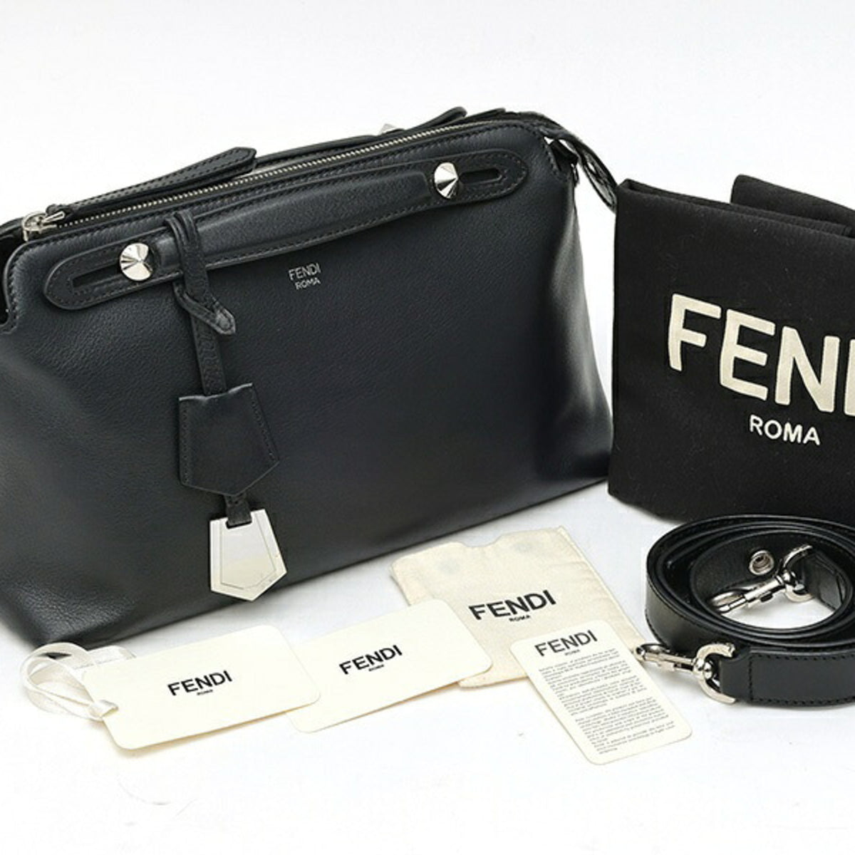 Fendi Black Leather Shoulder Bag (Pre-Owned)