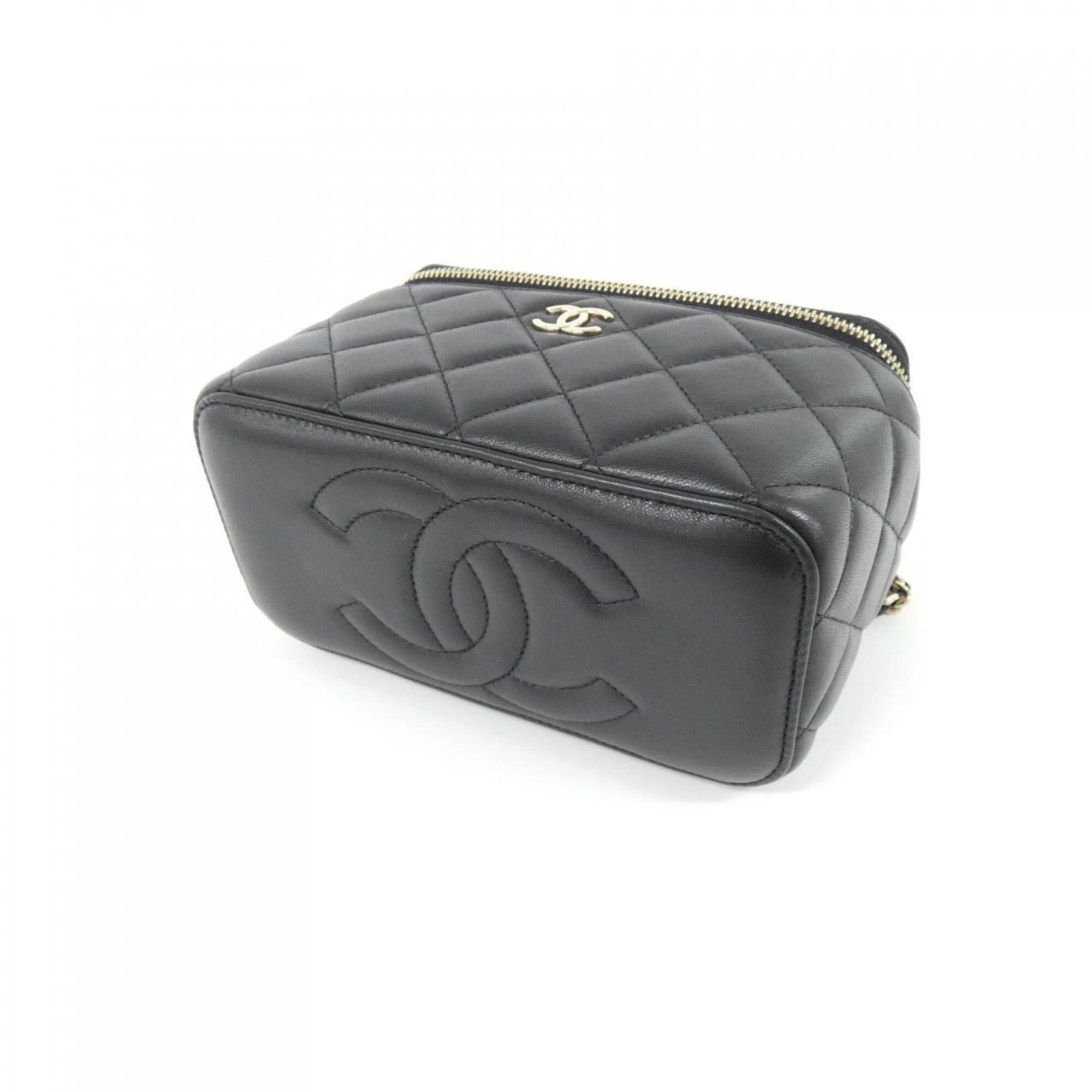 Chanel Black Leather Handbag (Pre-Owned)