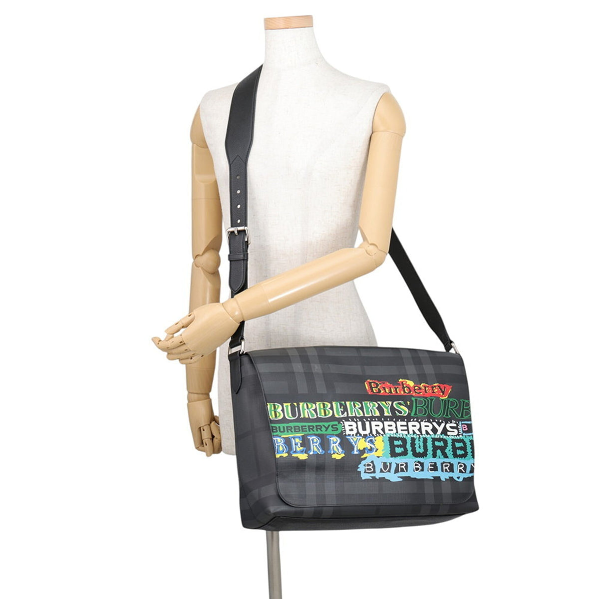 Burberry Black Multi-Color Pvc Leather Handbag Messenger Bag Shoulder Bag (Pre-Owned)