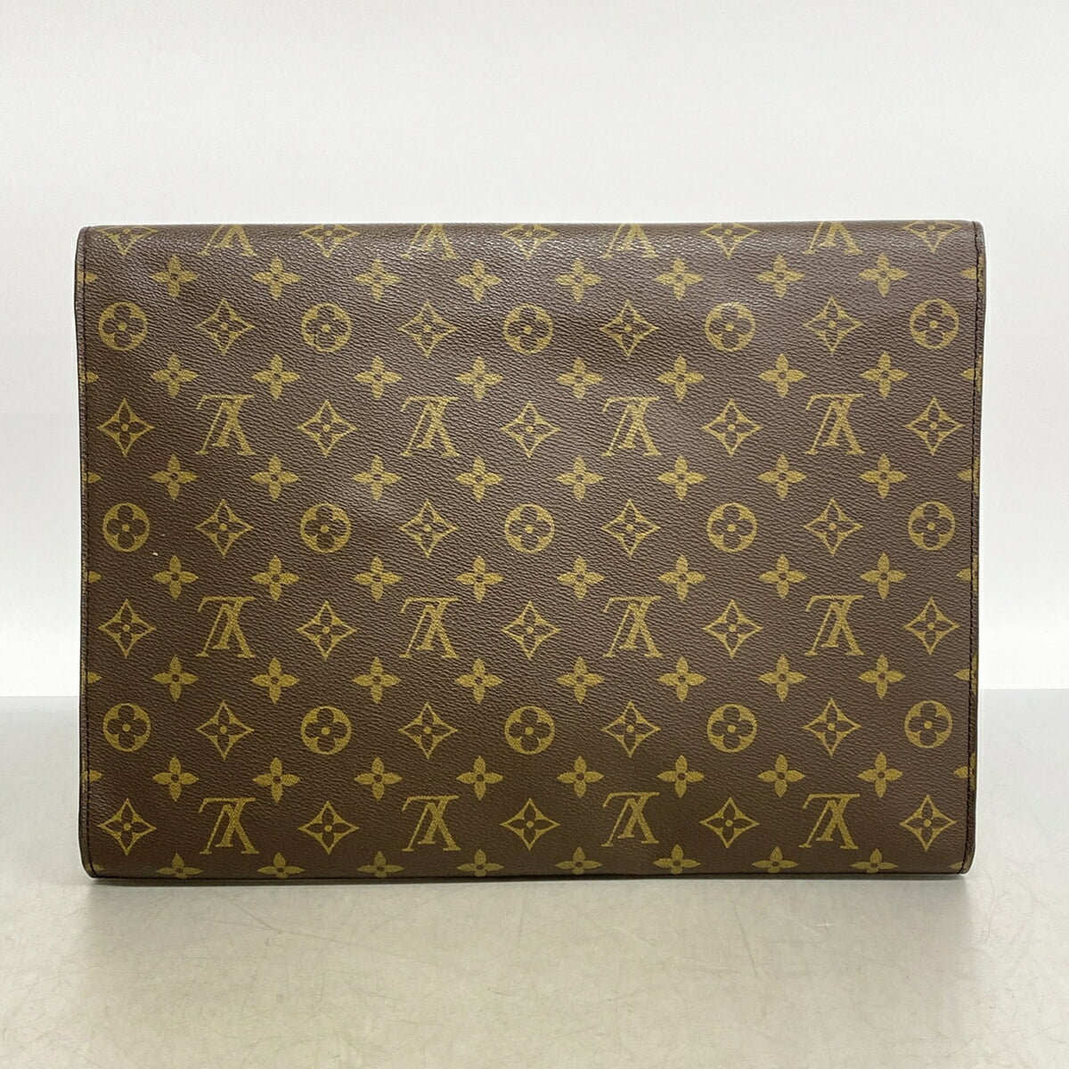 Louis Vuitton Brown Clutch Bag (Pre-Owned)