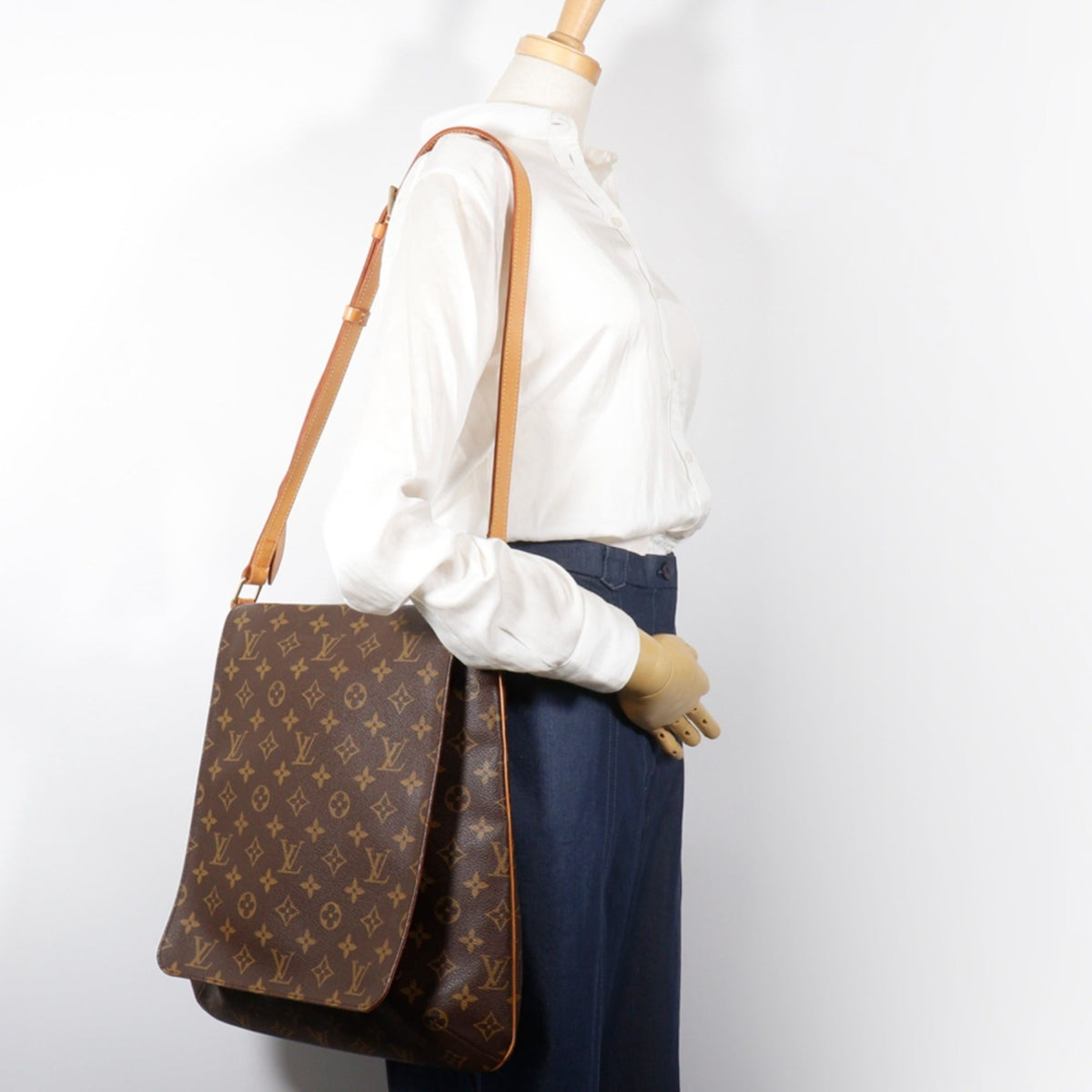 Louis Vuitton Monogram Brown Monogram Shoulder Bag (Pre-Owned)