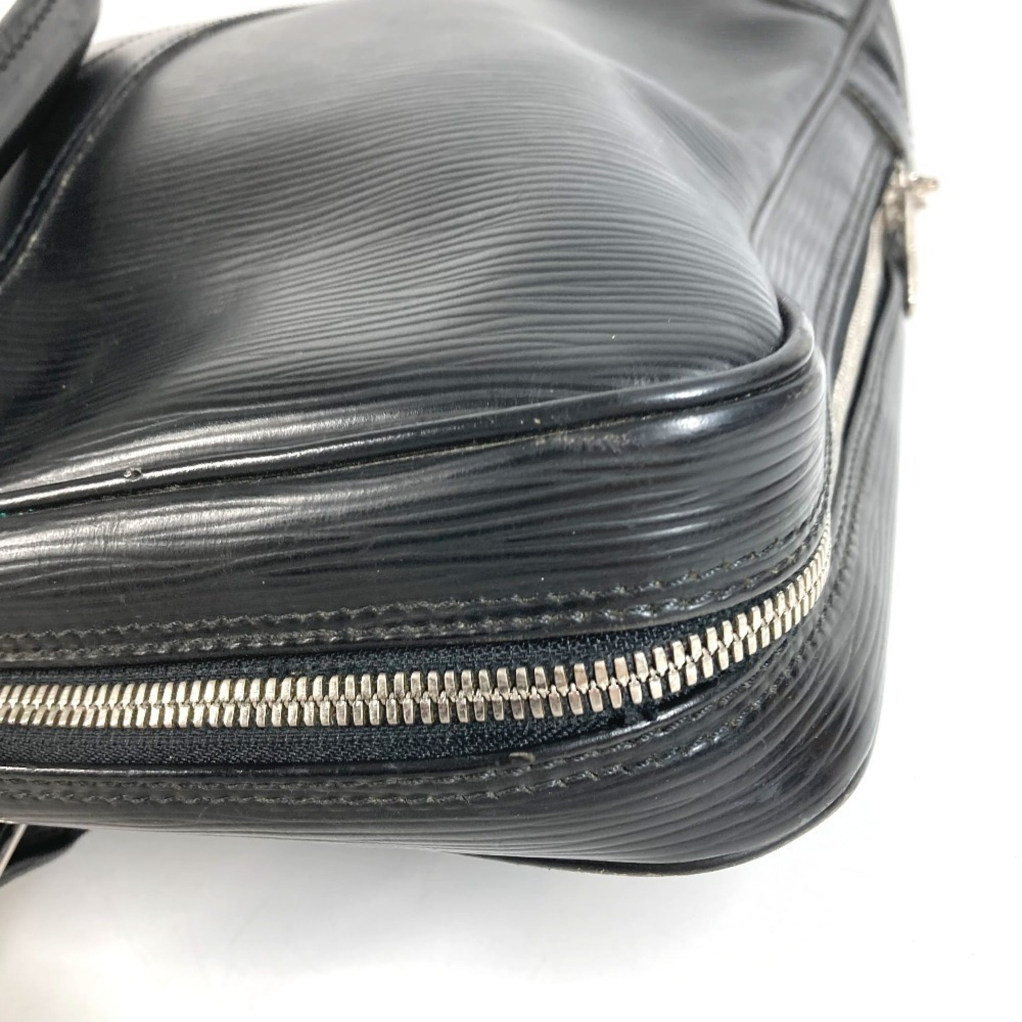 Louis Vuitton Black Noir Epi Leather Briefcase Handbag (Pre-Owned)