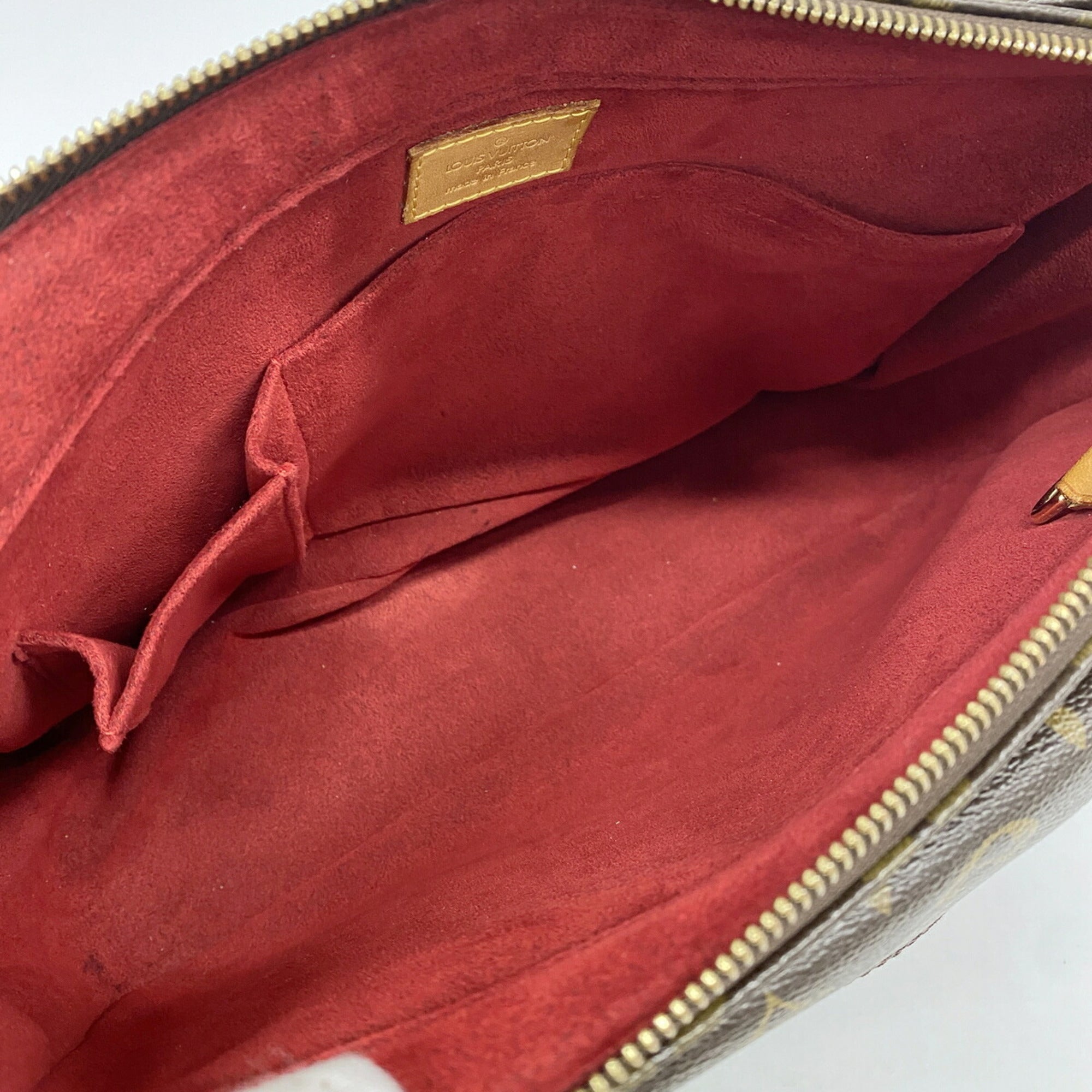 Louis Vuitton Brown Shoulder Bag (Pre-Owned)