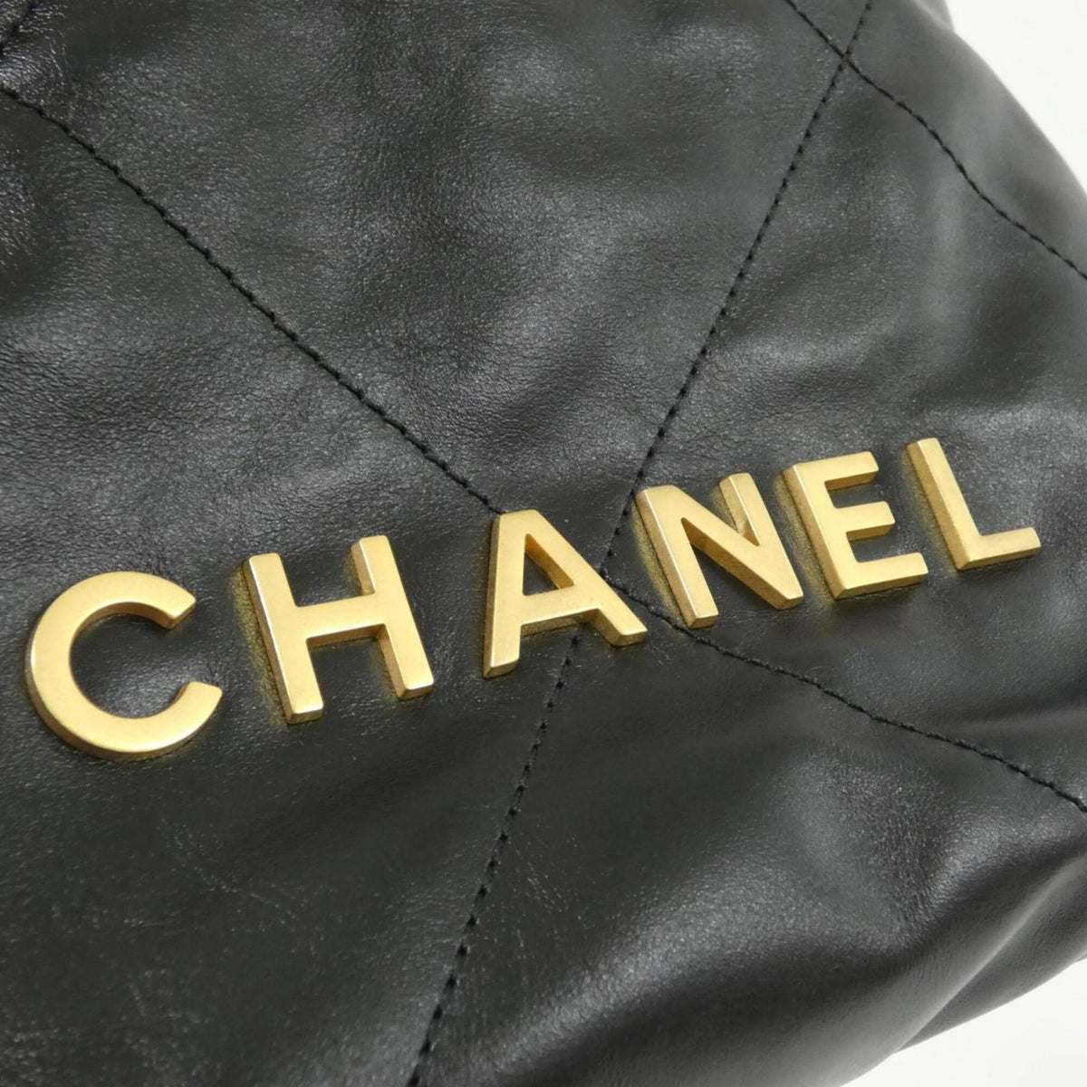 Chanel Black Leather Handbag (Pre-Owned)
