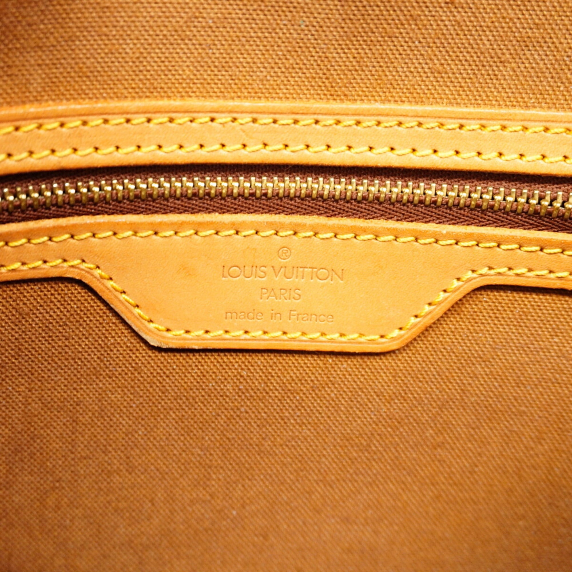 Louis Vuitton Brown Shoulder Bag (Pre-Owned)
