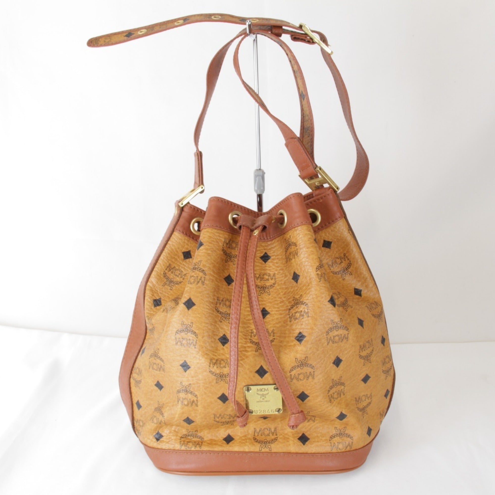 Mcm Brown Leather Shoulder Bag (Pre-Owned)