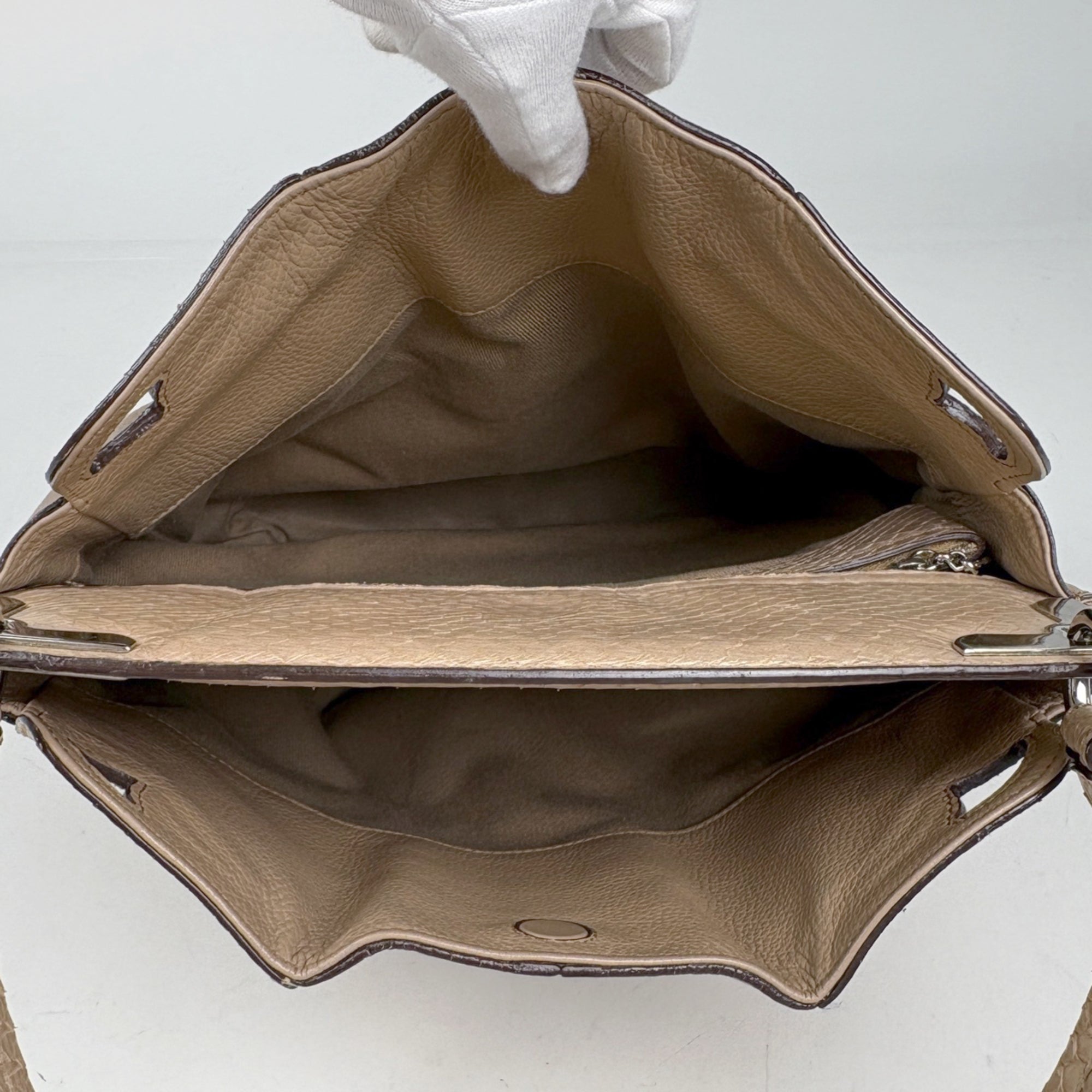 Cartier Beige Leather Shoulder Bag (Pre-Owned)