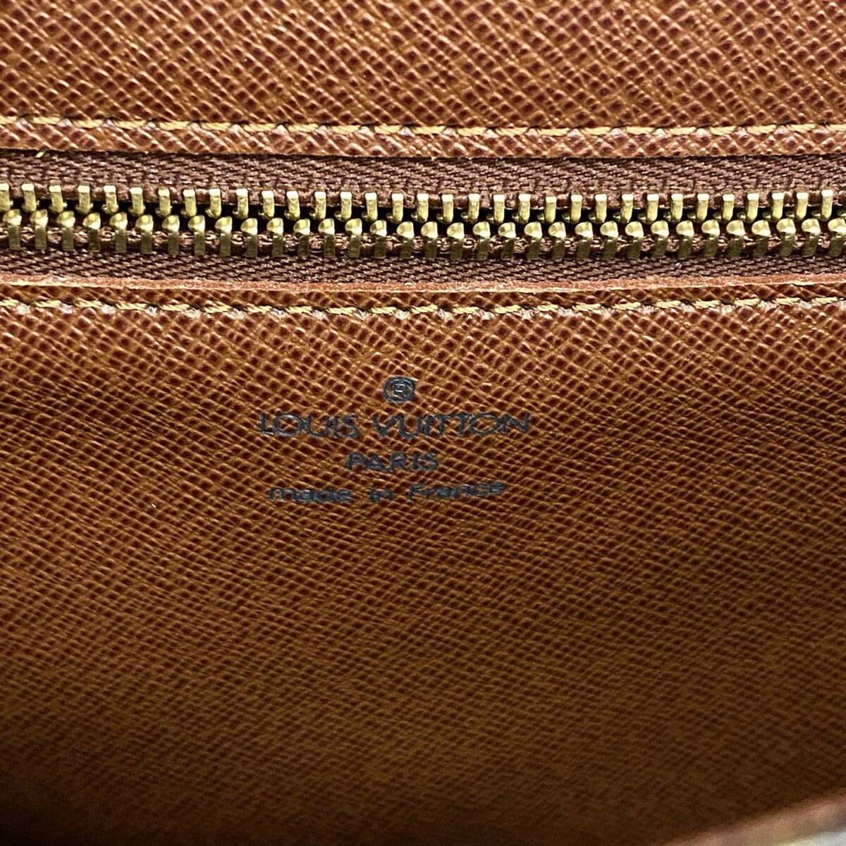 Louis Vuitton Brown Shoulder Bag (Pre-Owned)
