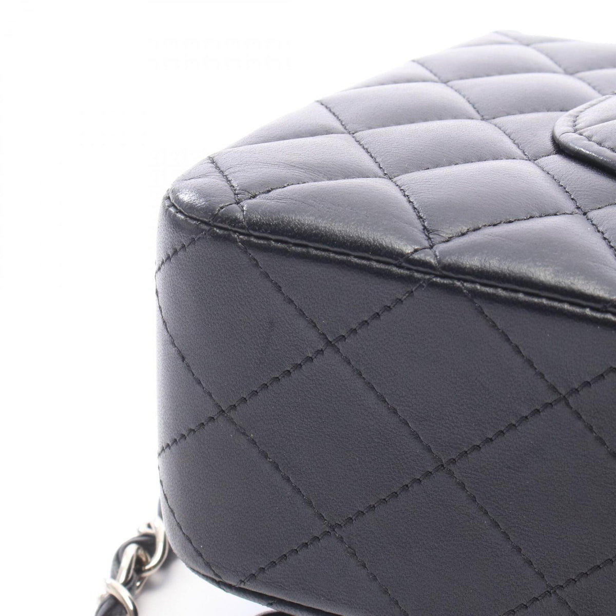 Chanel Black Leather Handbag Shoulder Bag (Pre-Owned)