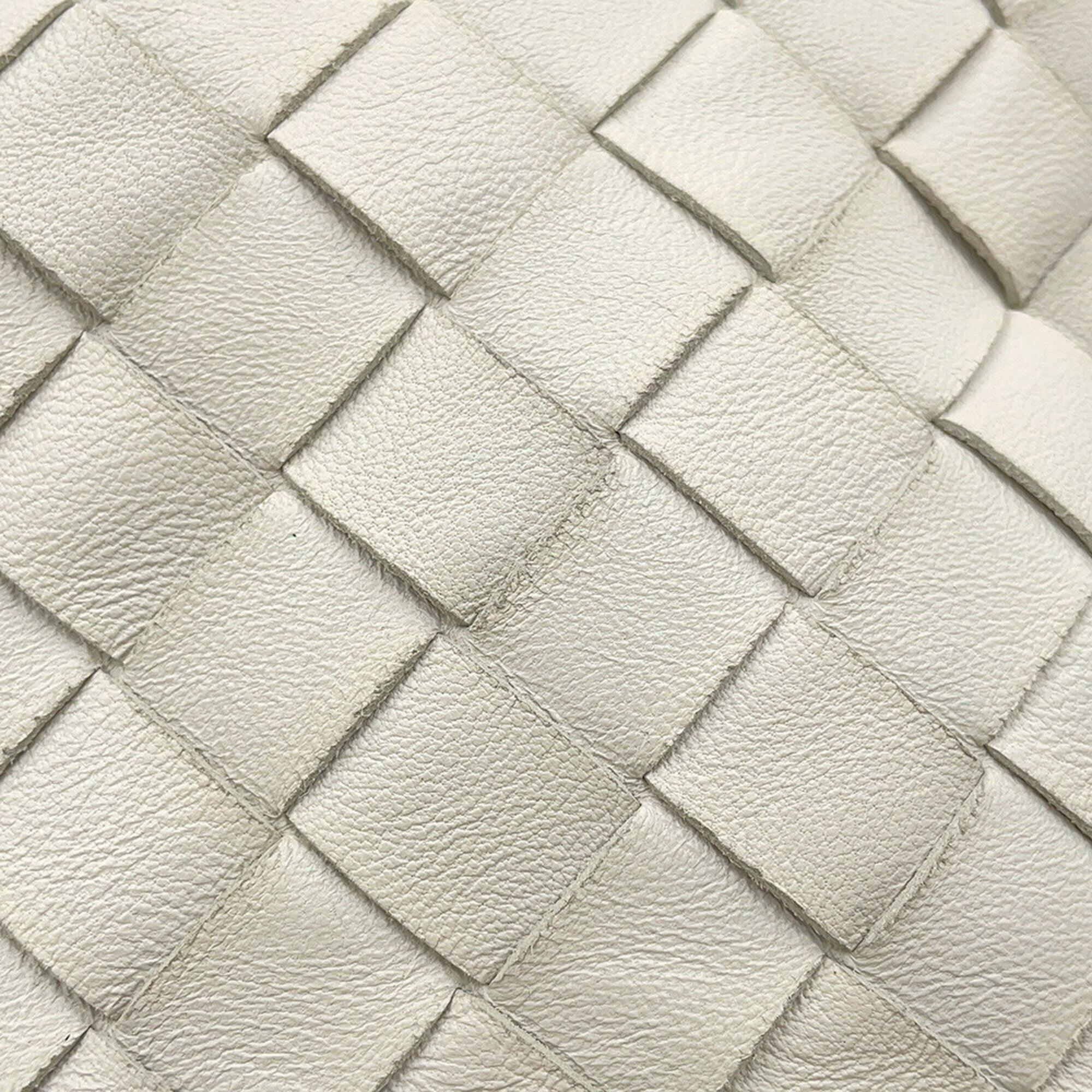 Bottega Veneta Intrecciato White Leather Handbag (Pre-Owned)
