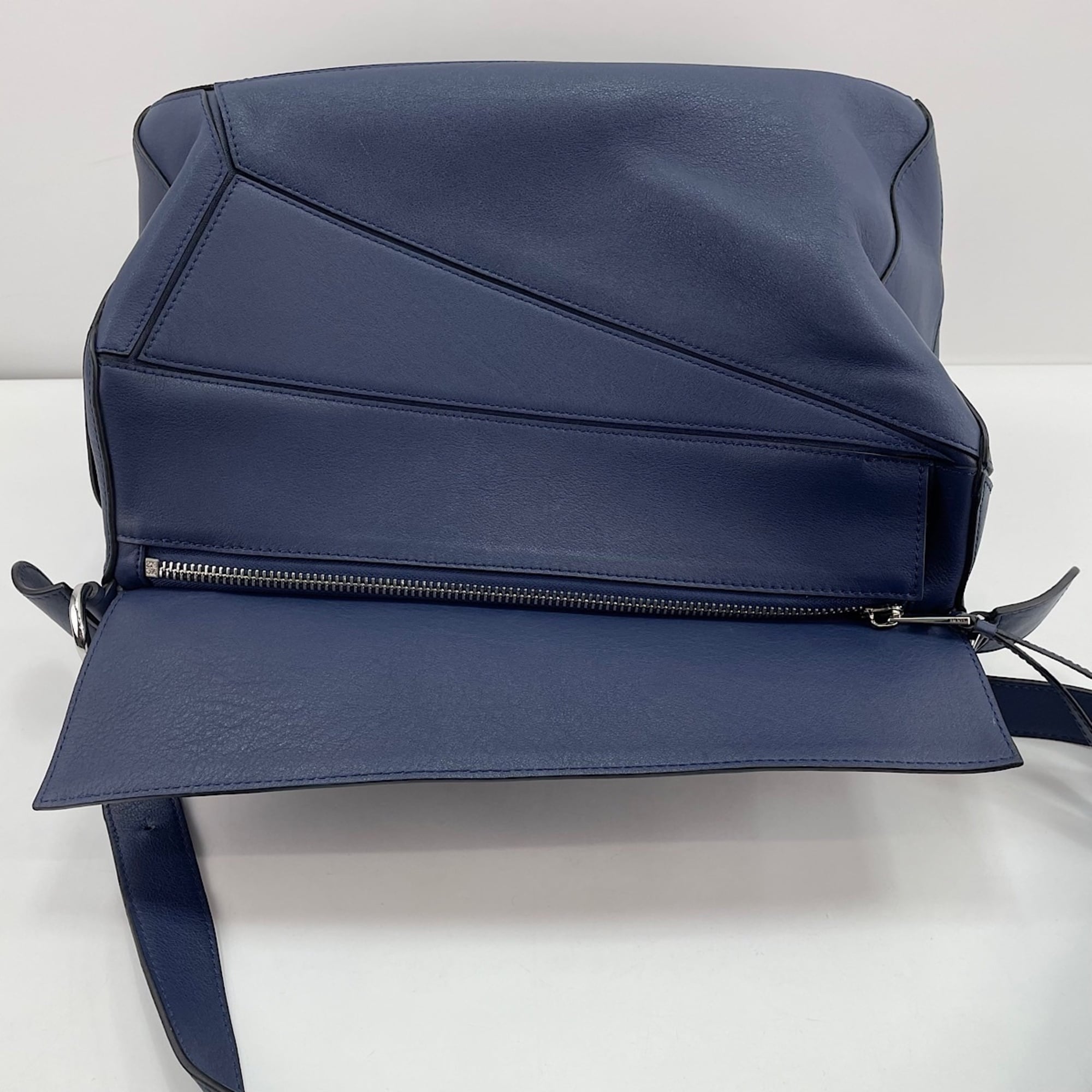 Loewe Blue Shoulder Bag (Pre-Owned)