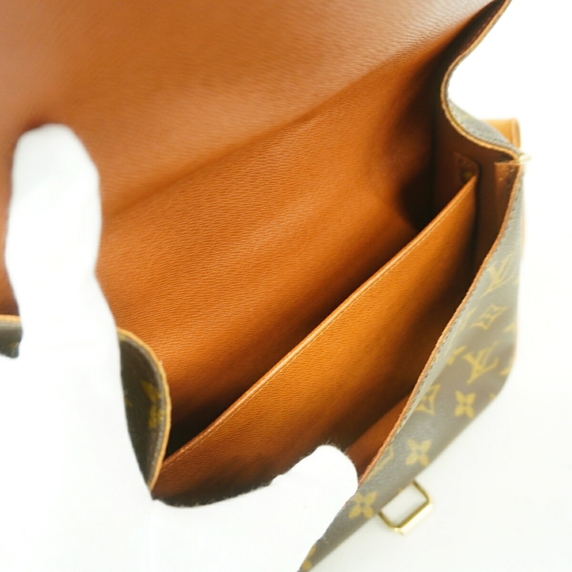 Louis Vuitton Brown Shoulder Bag (Pre-Owned)