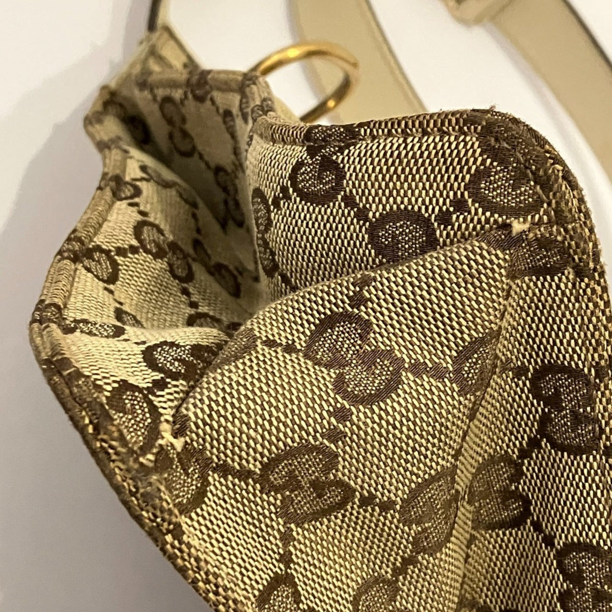Gucci Gg Canvas Beige Gg Canvas Shoulder Bag (Pre-Owned)
