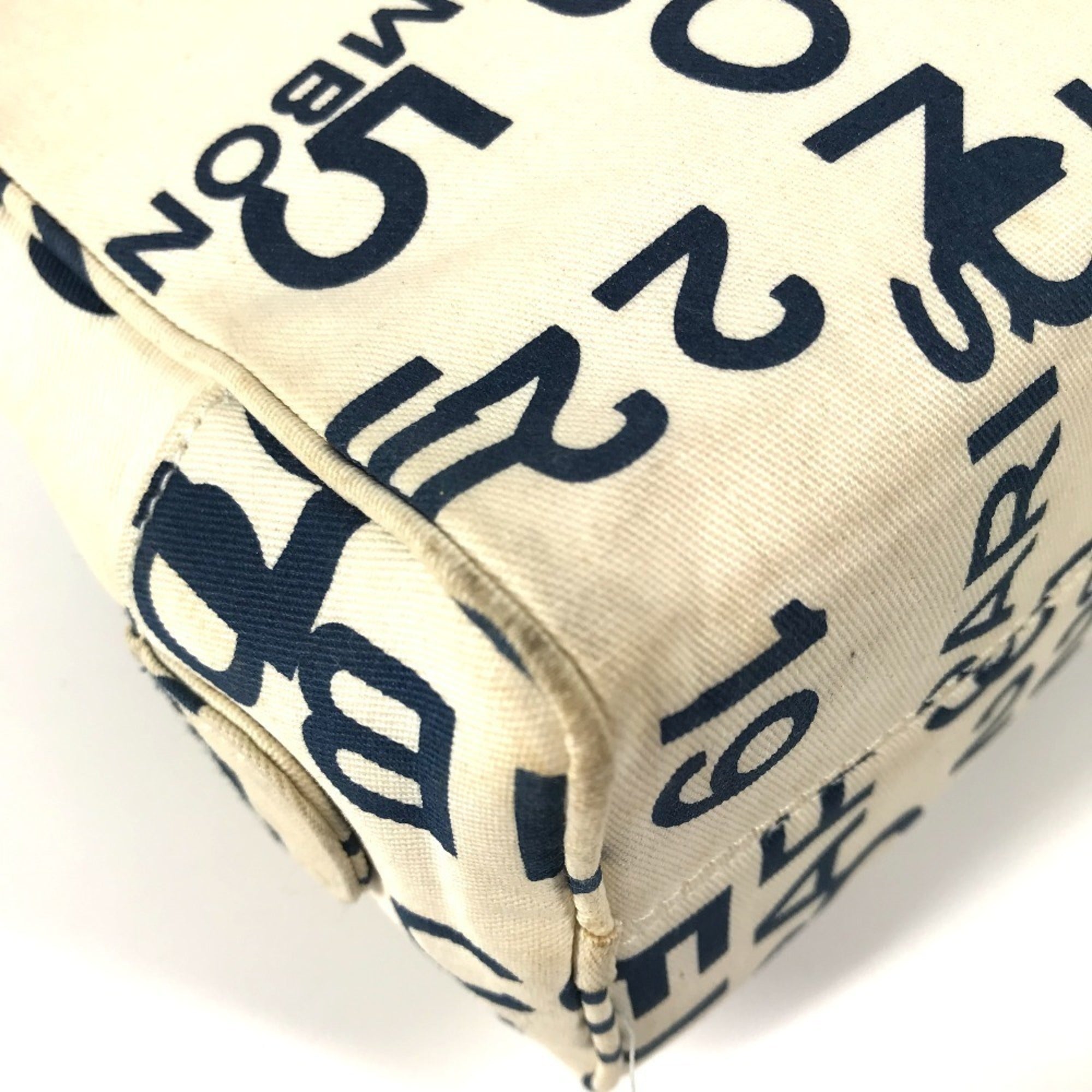 Chanel Navy White Canvas Clutch Bag (Pre-Owned)