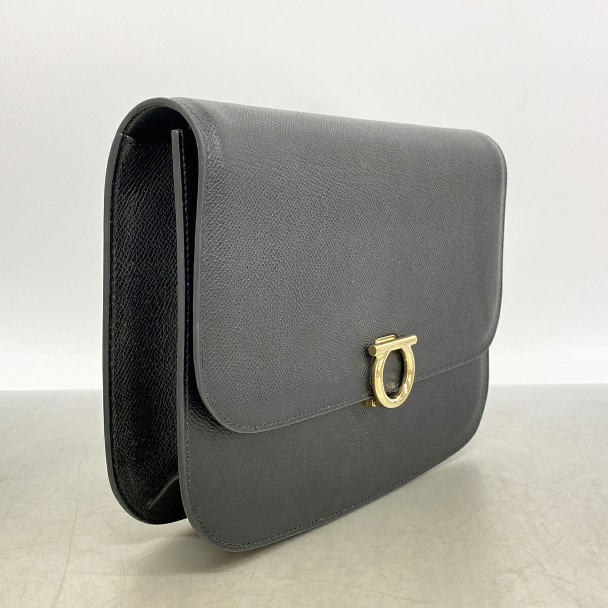 Salvatore Ferragamo Black Leather Shoulder Bag (Pre-Owned)