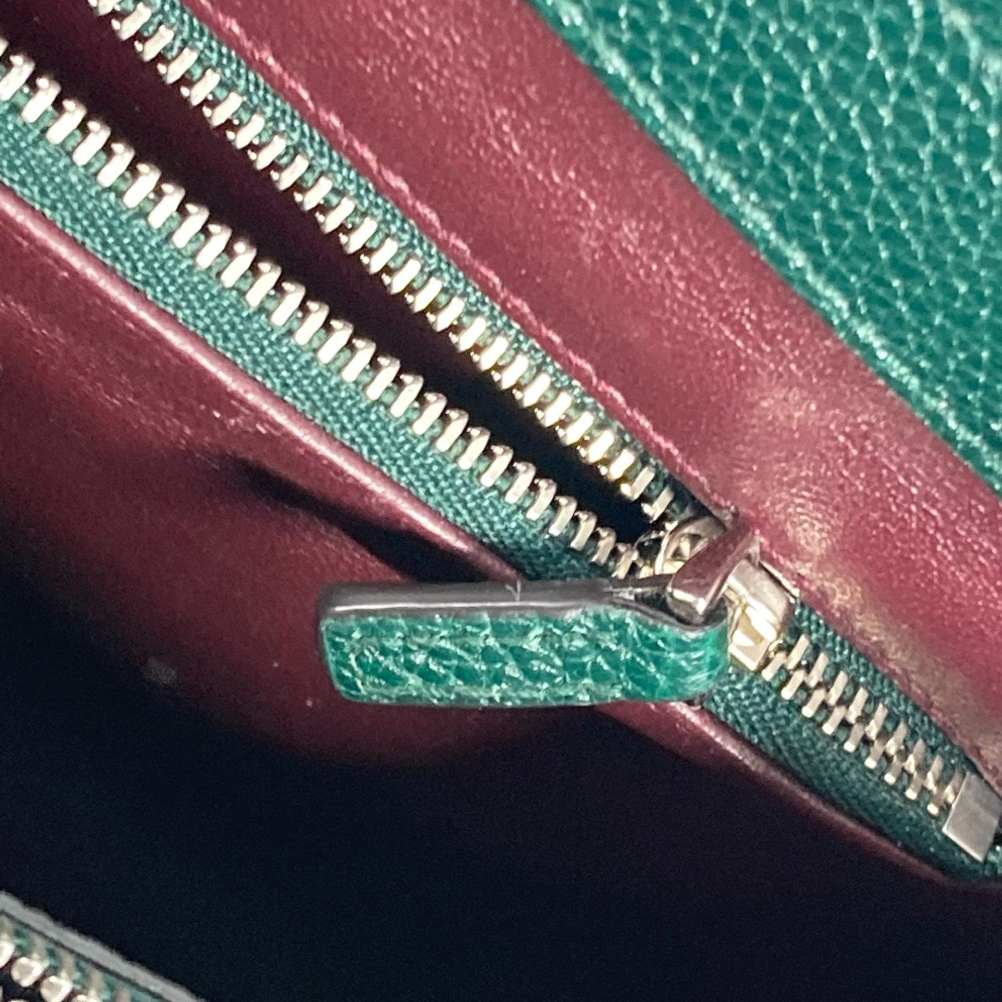 Gucci Green Leather Handbag (Pre-Owned)