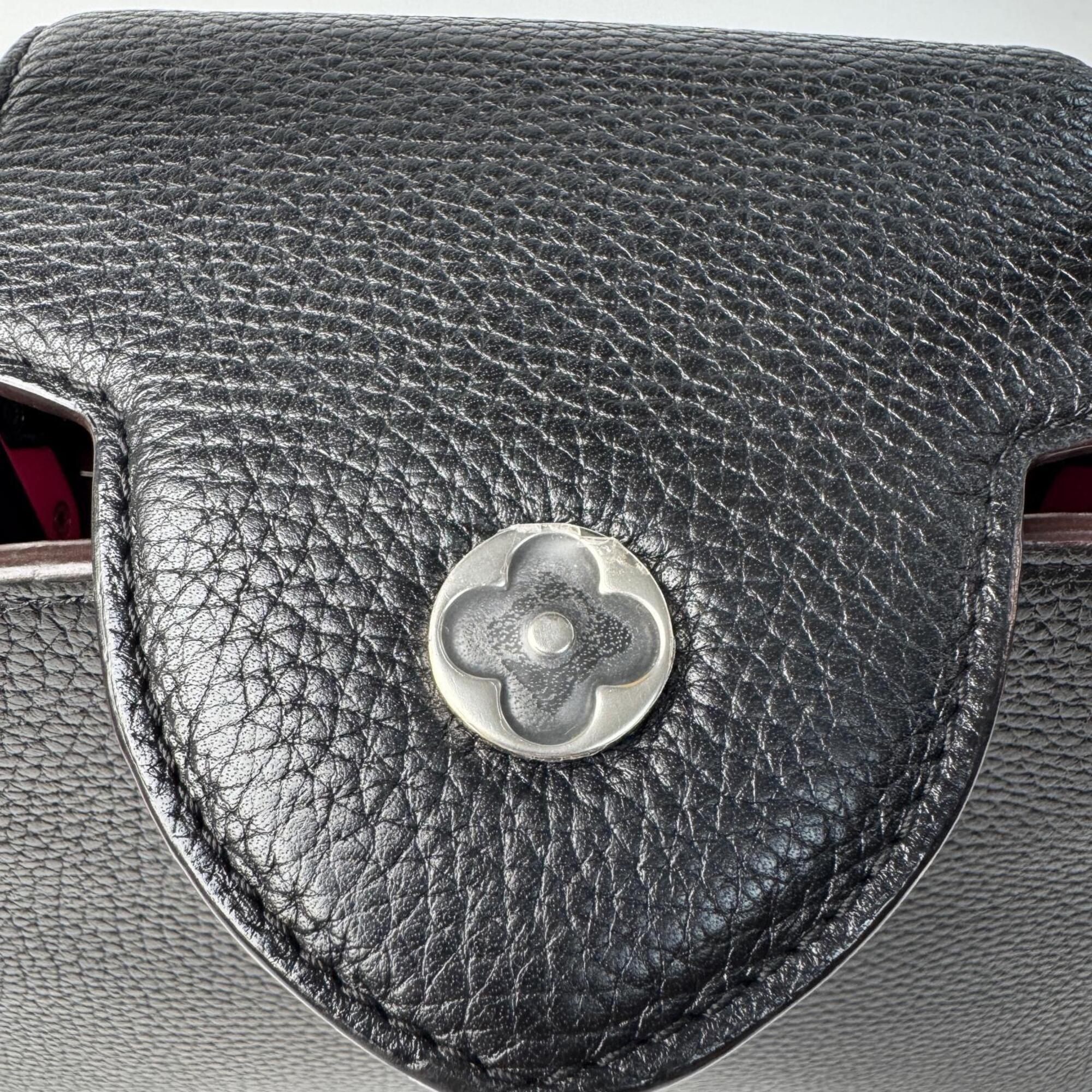 Louis Vuitton Black Leather Handbag Shoulder Bag (Pre-Owned)