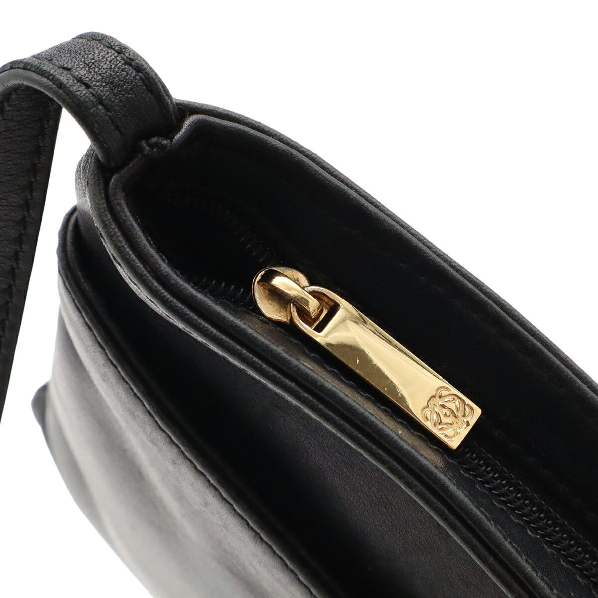 Loewe Black Leather Pochette Shoulder Bag (Pre-Owned)