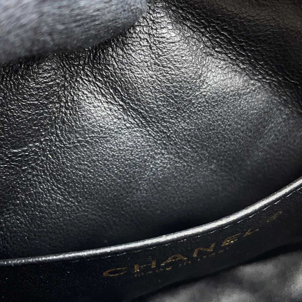 Chanel Black Leather Handbag Pochette Shoulder Bag (Pre-Owned)