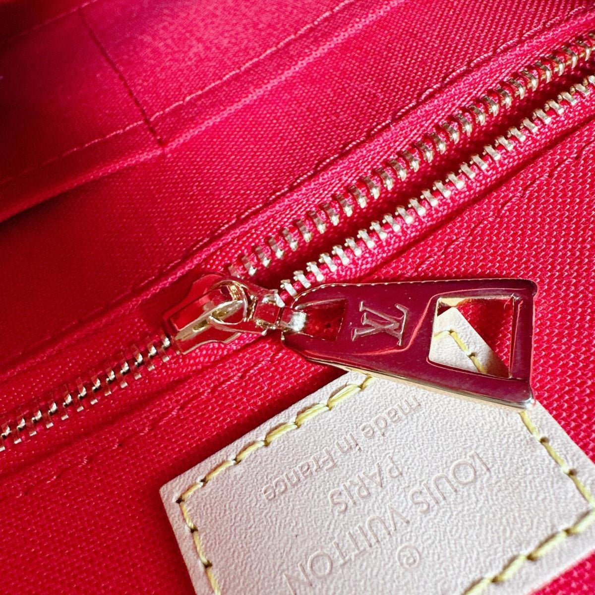 Louis Vuitton Brown Monogram Monogram Canvas Handbag (Pre-Owned)