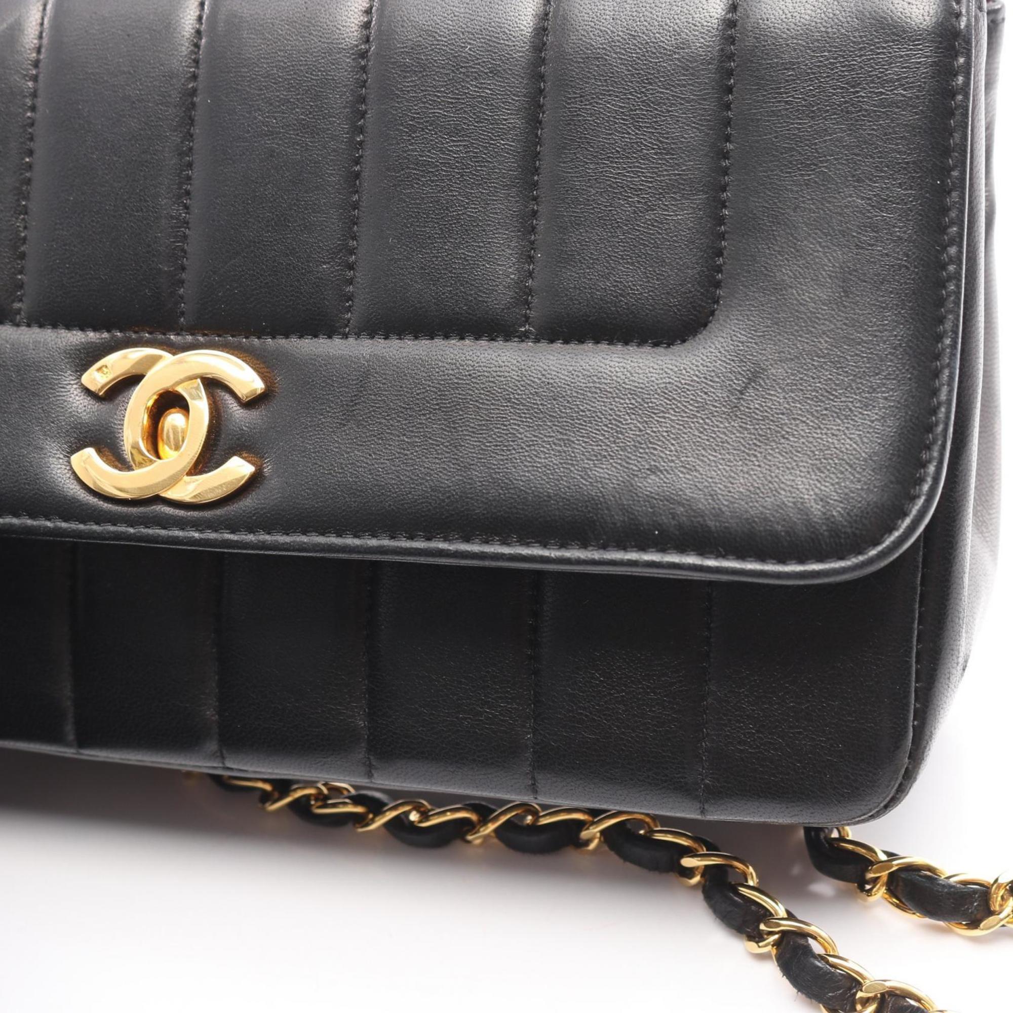 Chanel Black Leather Shoulder Bag (Pre-Owned)