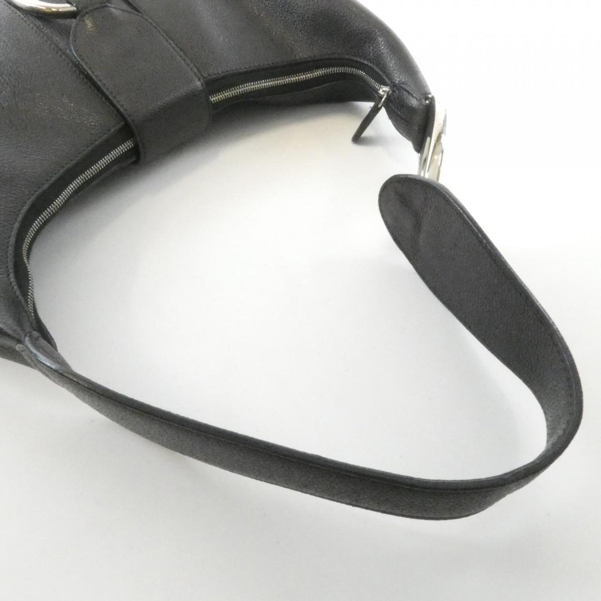 Bvlgari Black Leather Shoulder Bag (Pre-Owned)