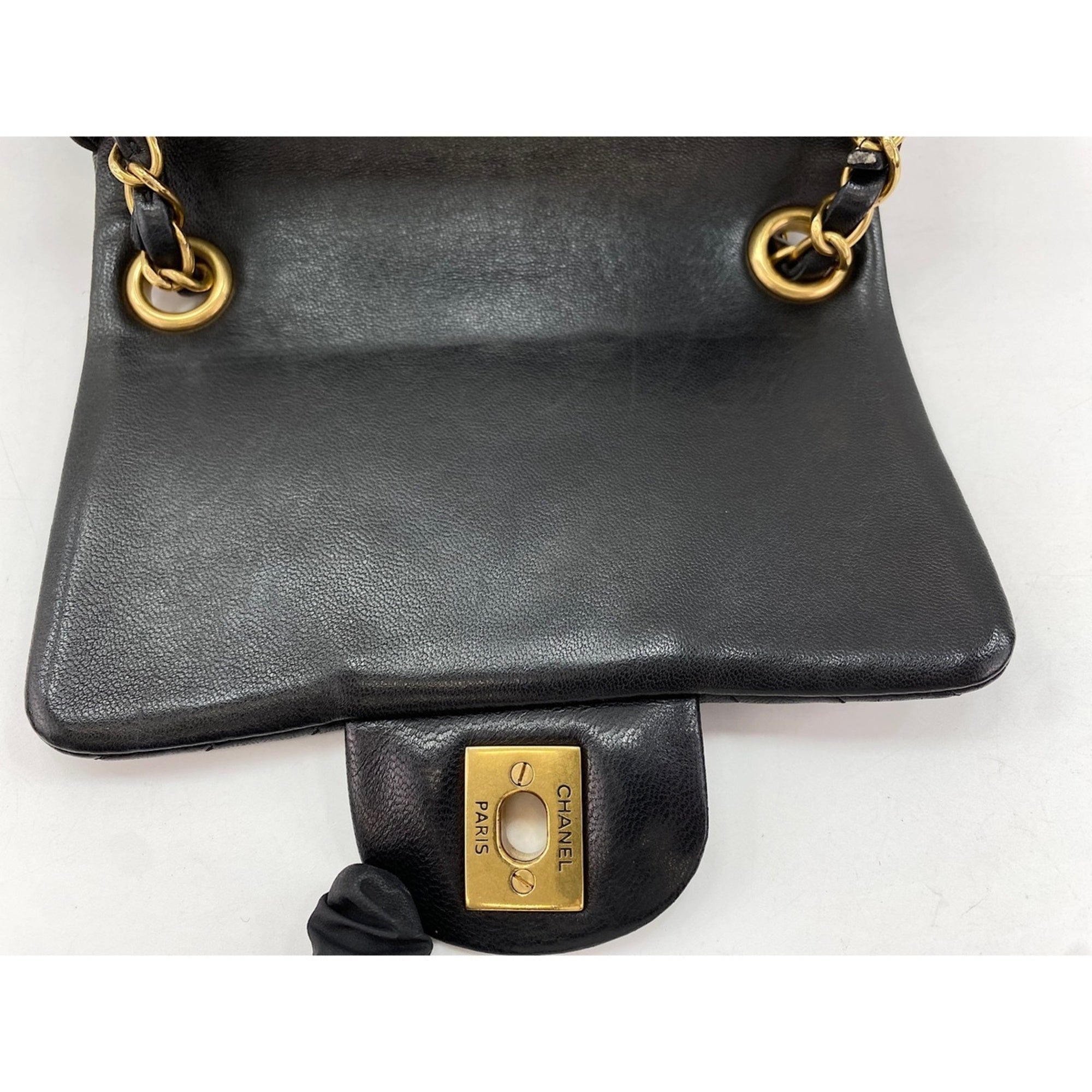 Chanel Black Shoulder Bag (Pre-Owned)