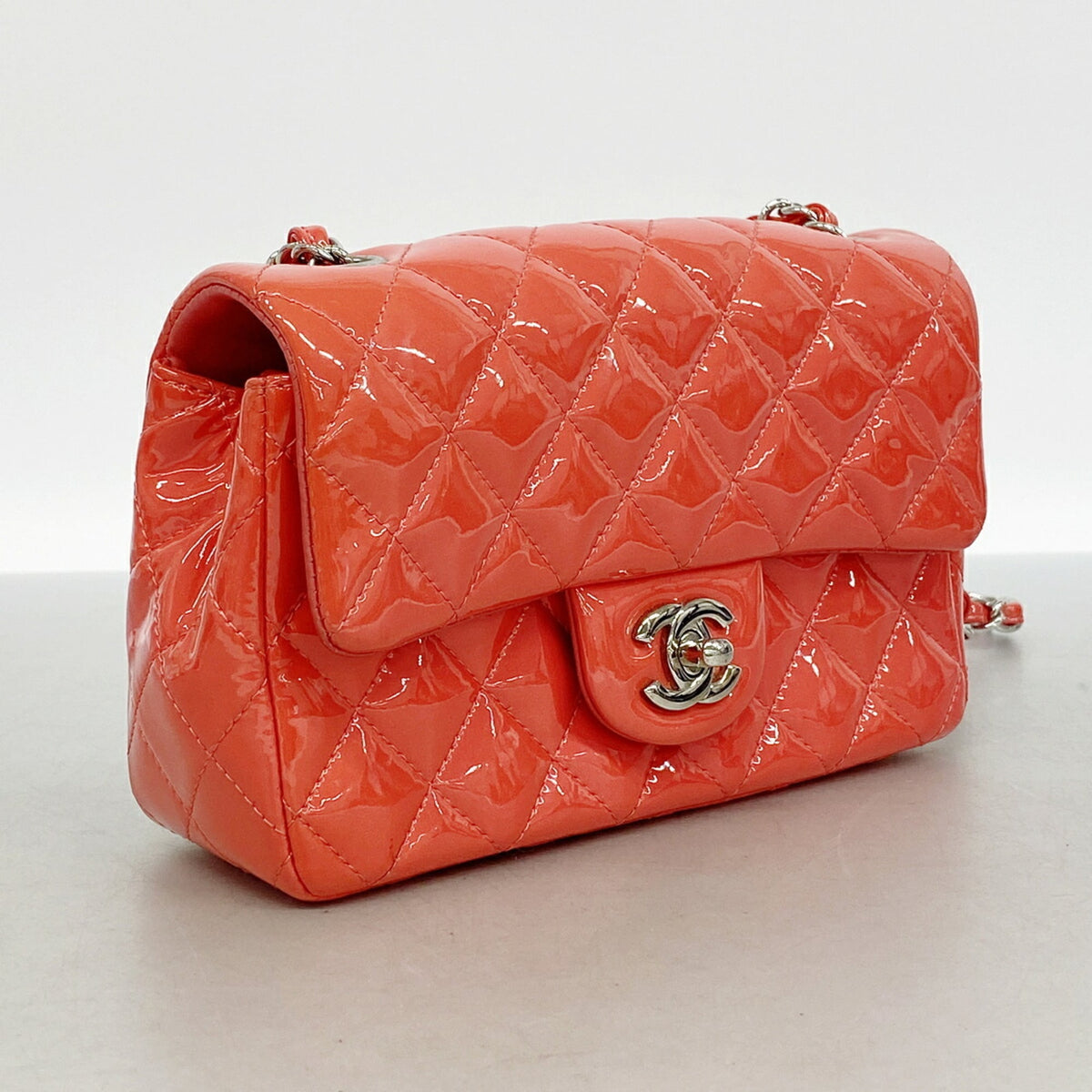 Chanel Red Color Patent Leather Shoulder Bag (Pre-Owned)