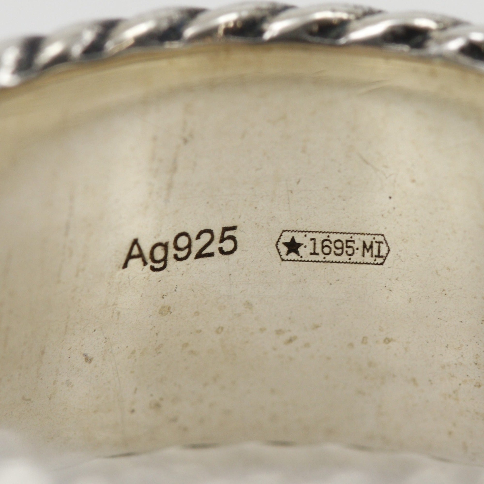 Gucci Silver 925 Band Ring (Pre-Owned)